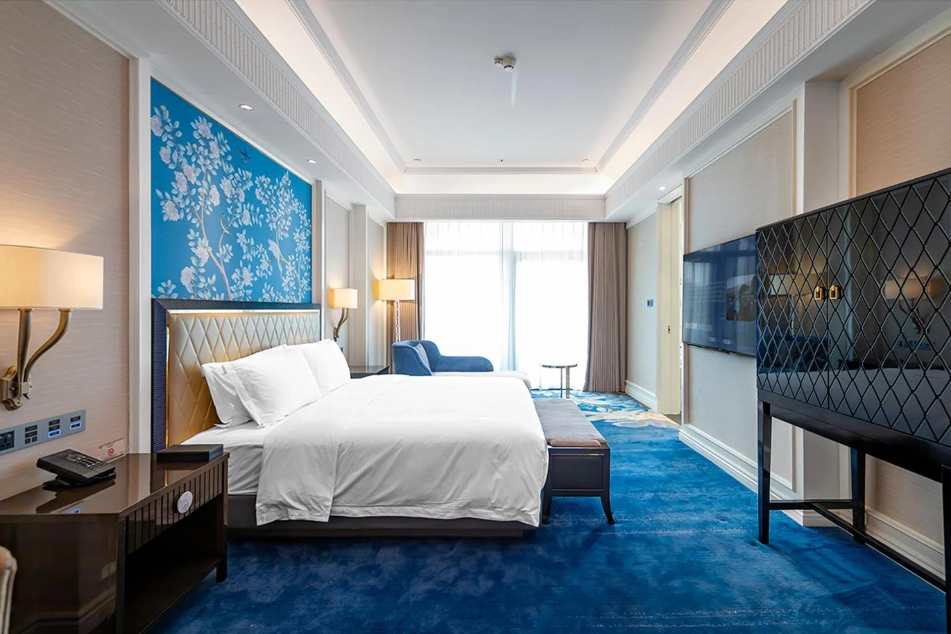 Bed in Wyndham Taian West