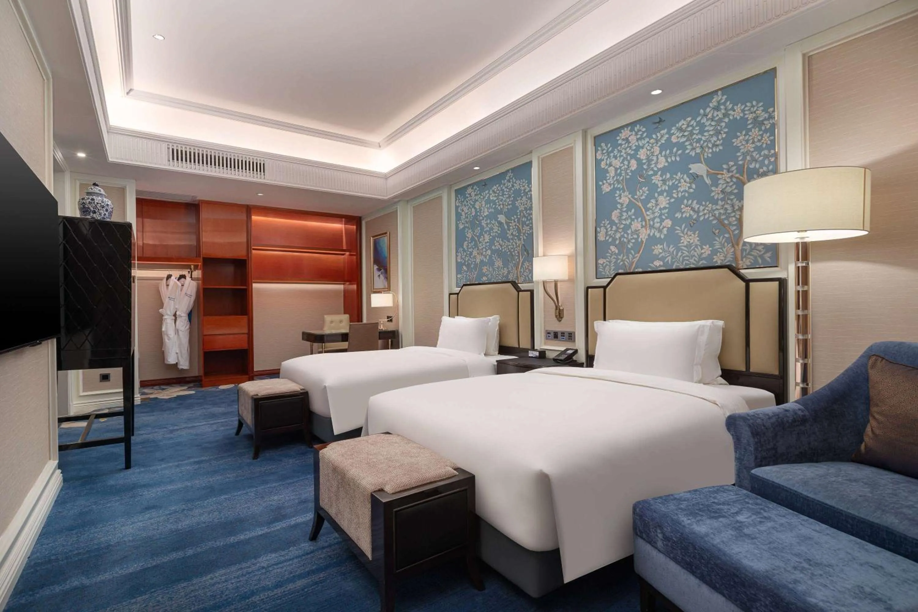 Photo of the whole room, Bed in Wyndham Taian West