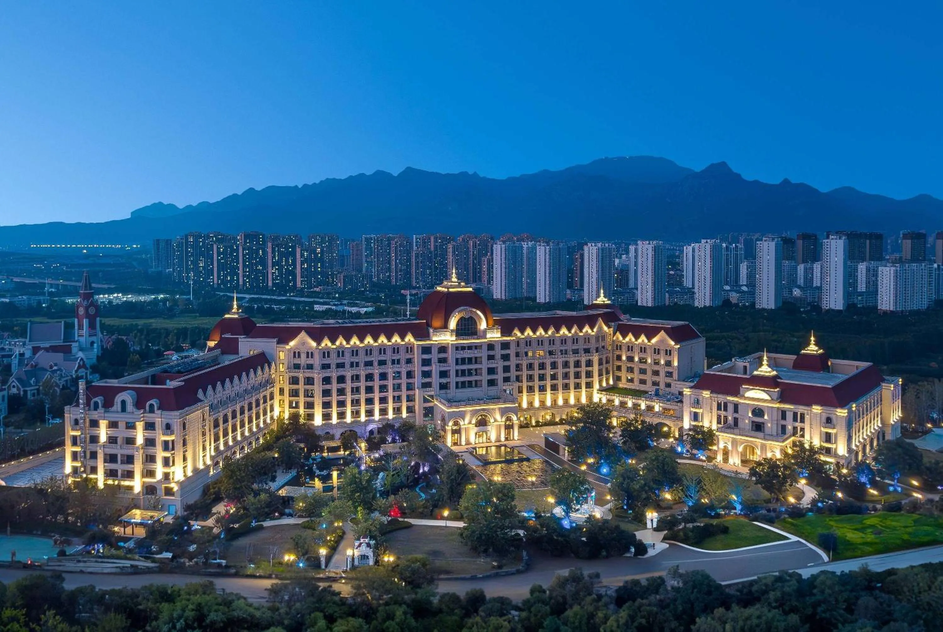 Night in Wyndham Taian West