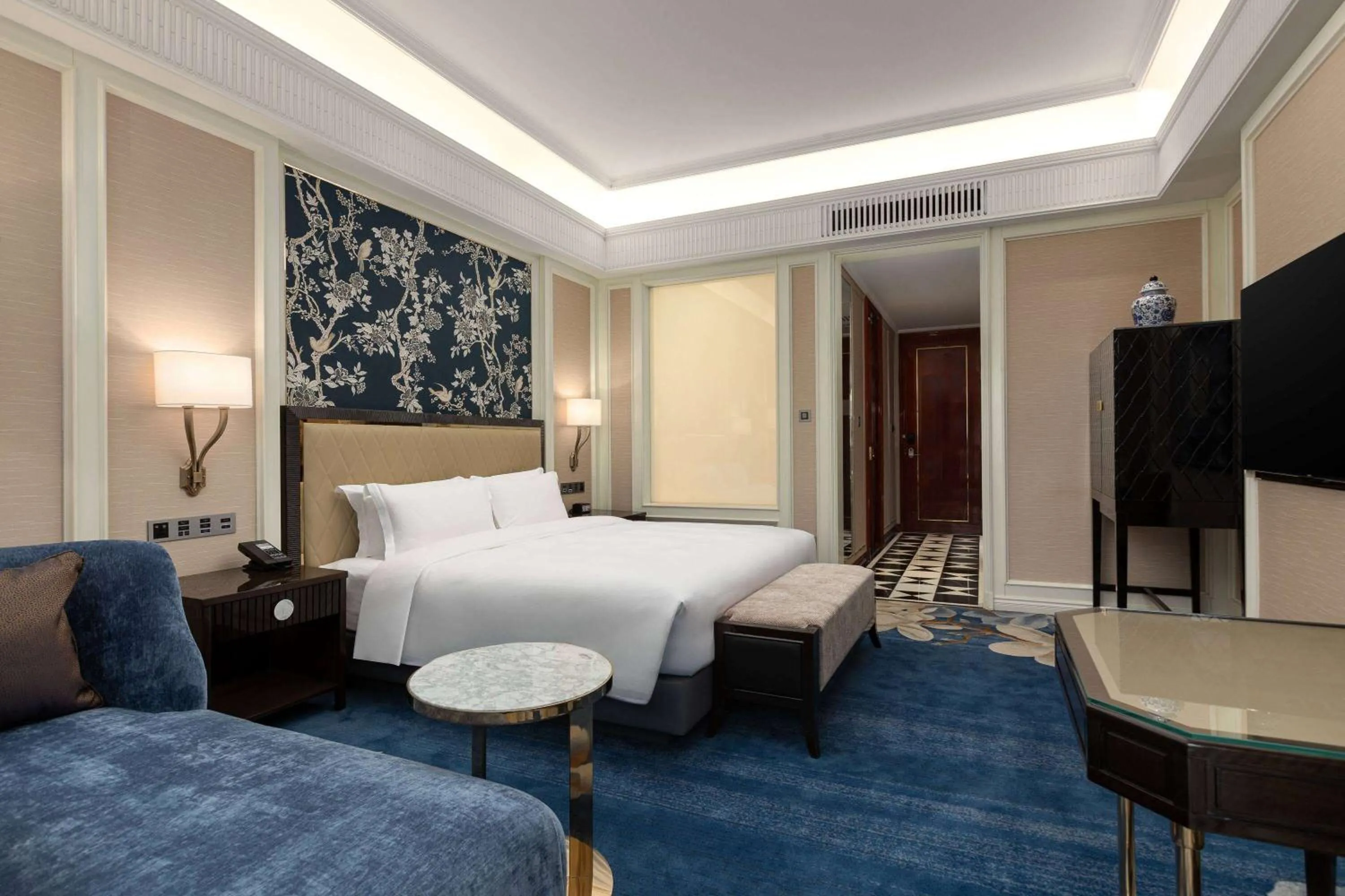 Photo of the whole room, Bed in Wyndham Taian West