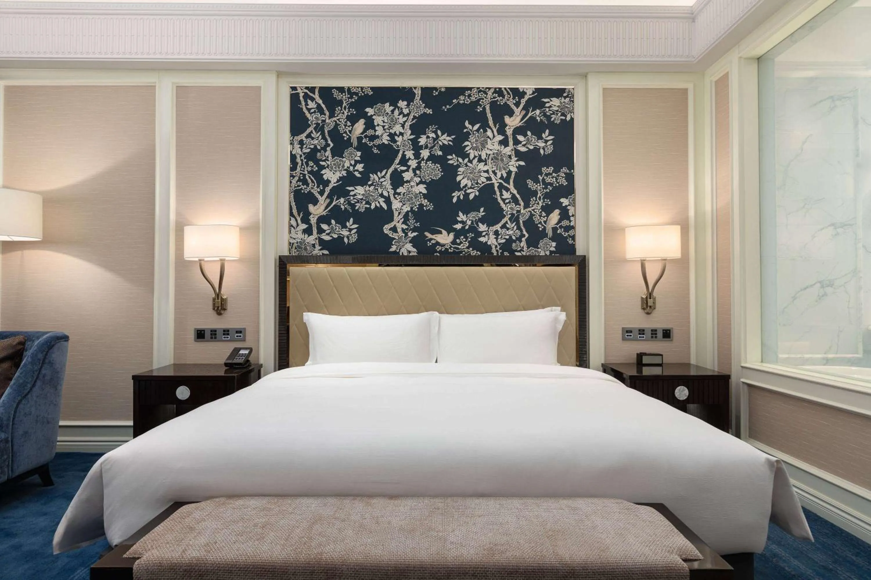 Photo of the whole room, Bed in Wyndham Taian West