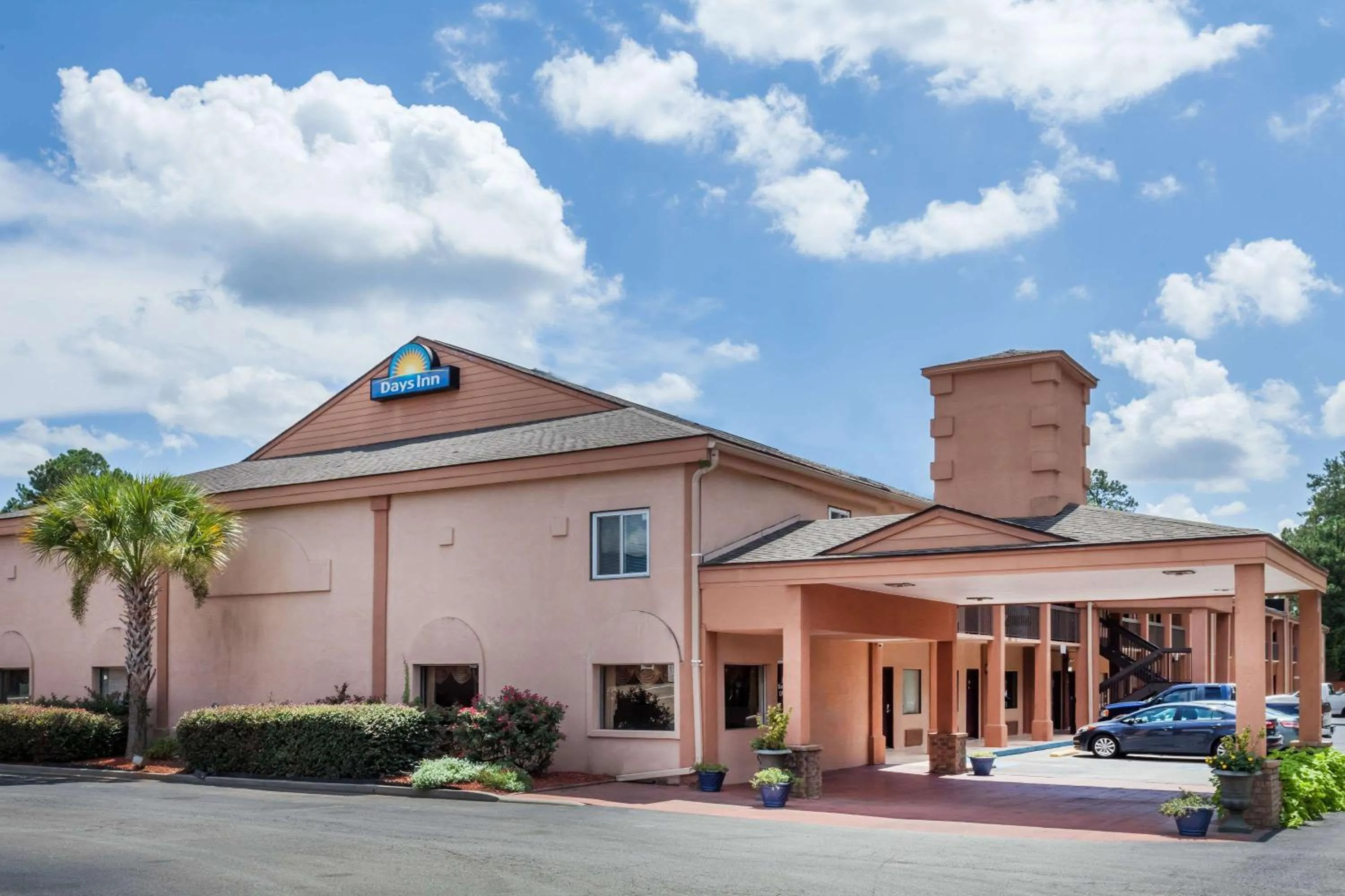 Property building in Days Inn by Wyndham Columbia
