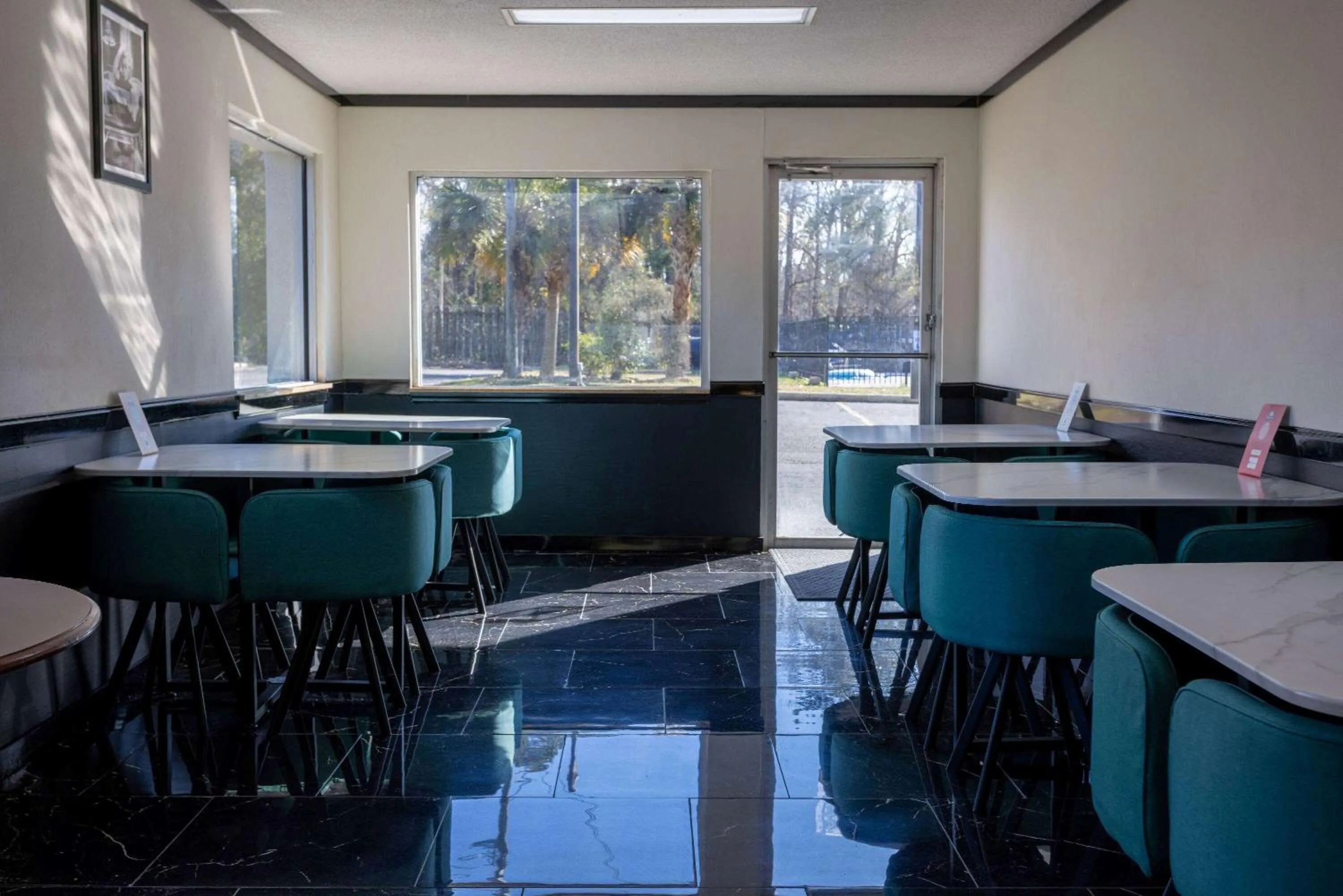 Breakfast in Days Inn by Wyndham Columbia