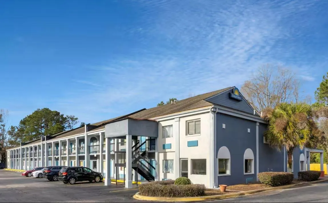Days Inn by Wyndham Columbia