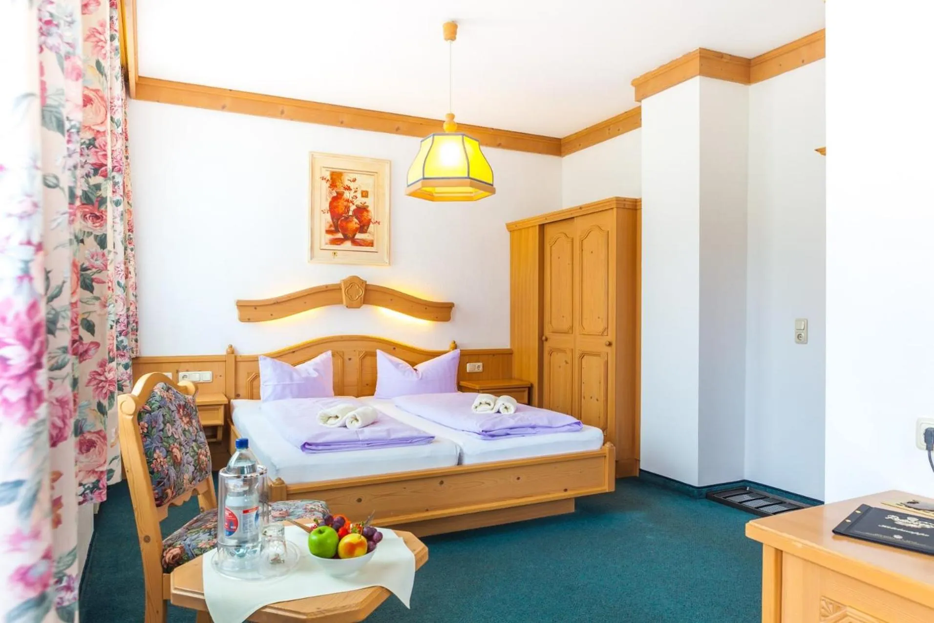 Photo of the whole room, Bed in Hotel und Restaurant Piccolo