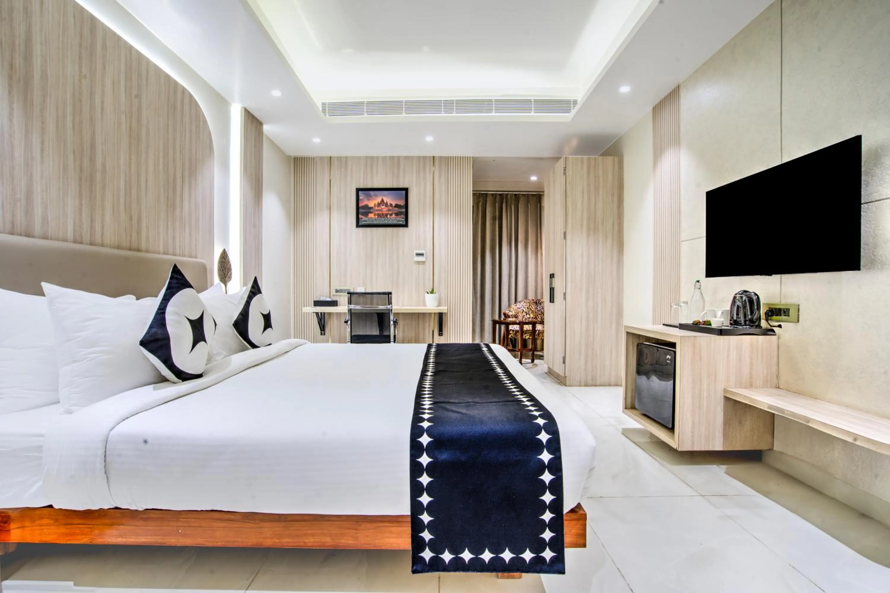 Clubhouse Hotel by CheckIn Ayodhya