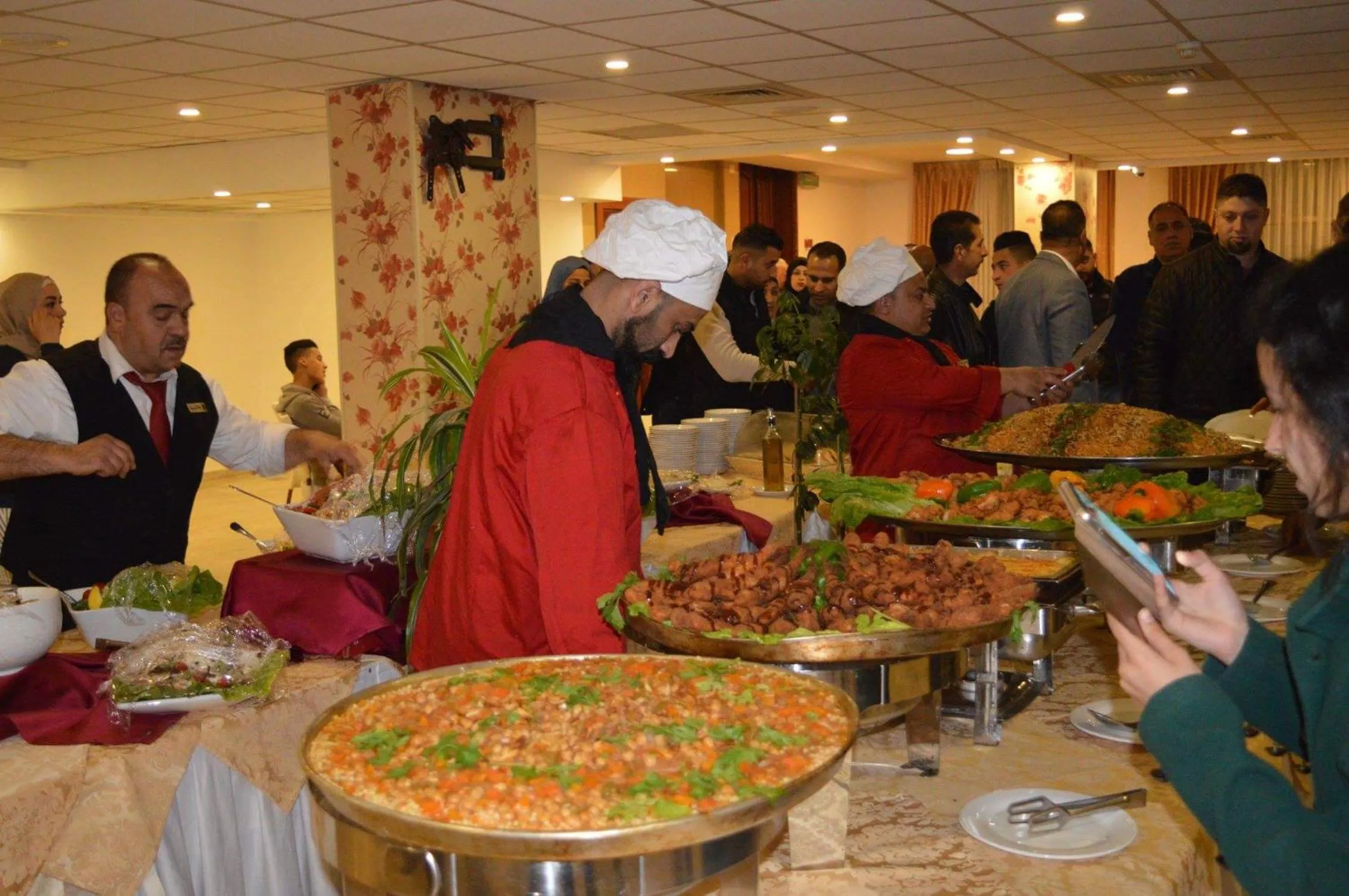 Restaurant/places to eat in City Inn Palace Hotel