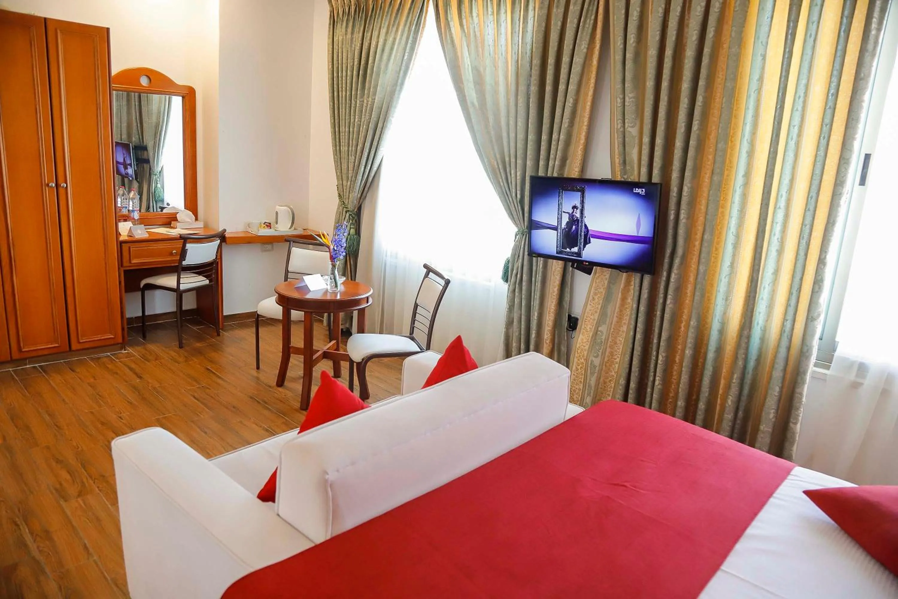 Bedroom, Bed in City Inn Palace Hotel