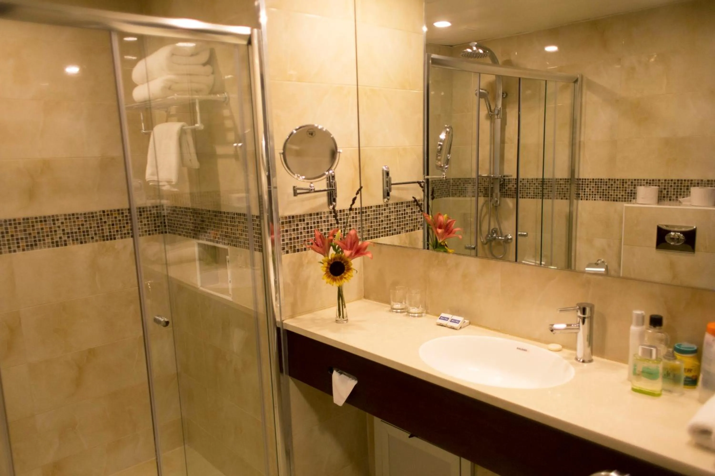 Bathroom in City Inn Palace Hotel