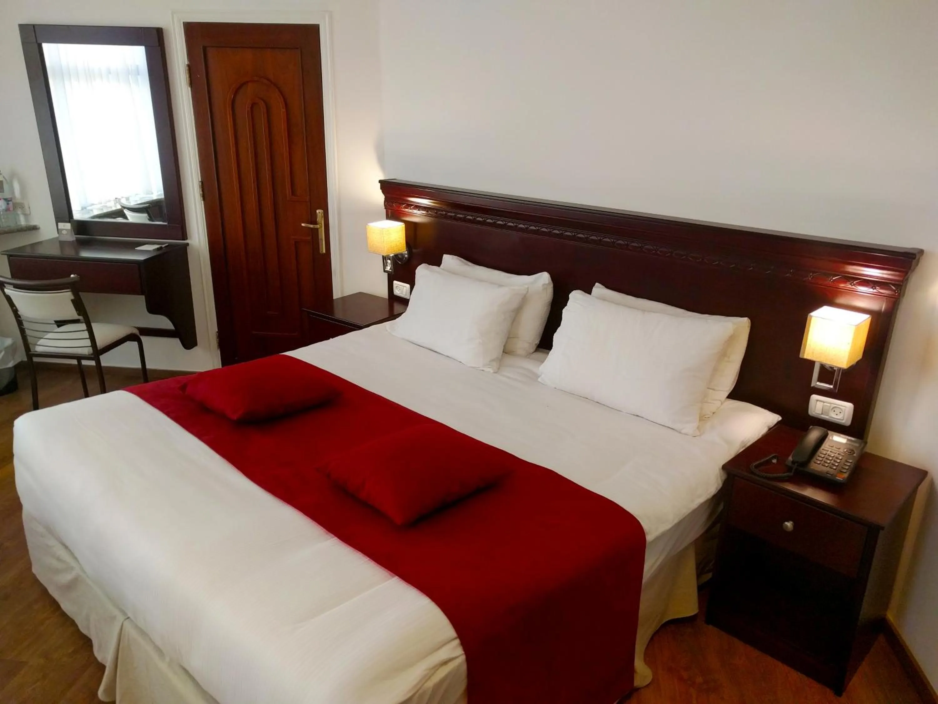 Photo of the whole room, Bed in City Inn Palace Hotel