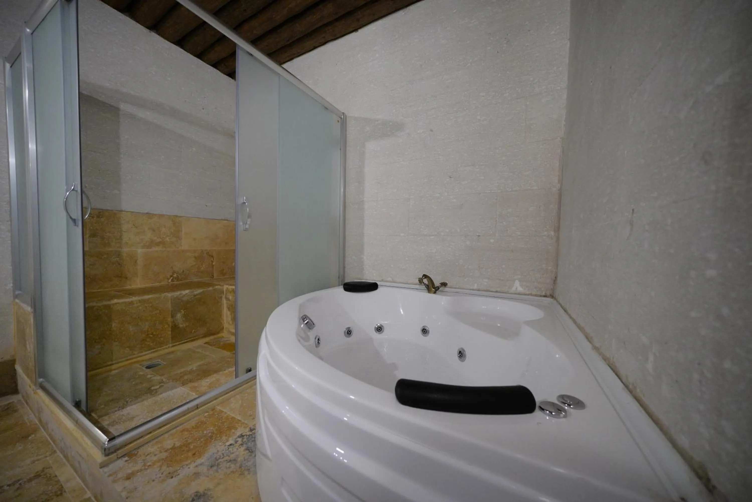 Shower in Mayda Cappadocia