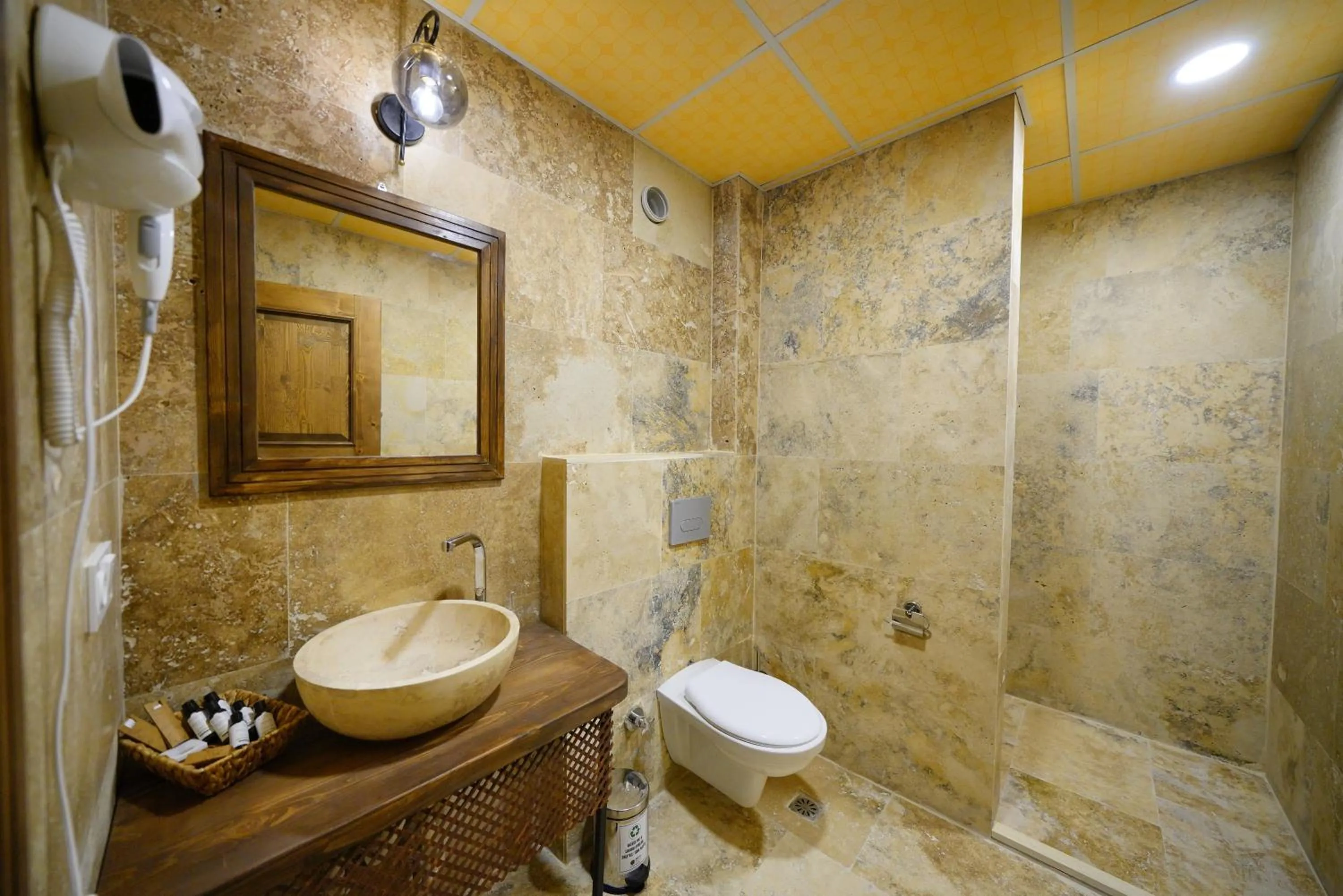 Shower in Mayda Cappadocia