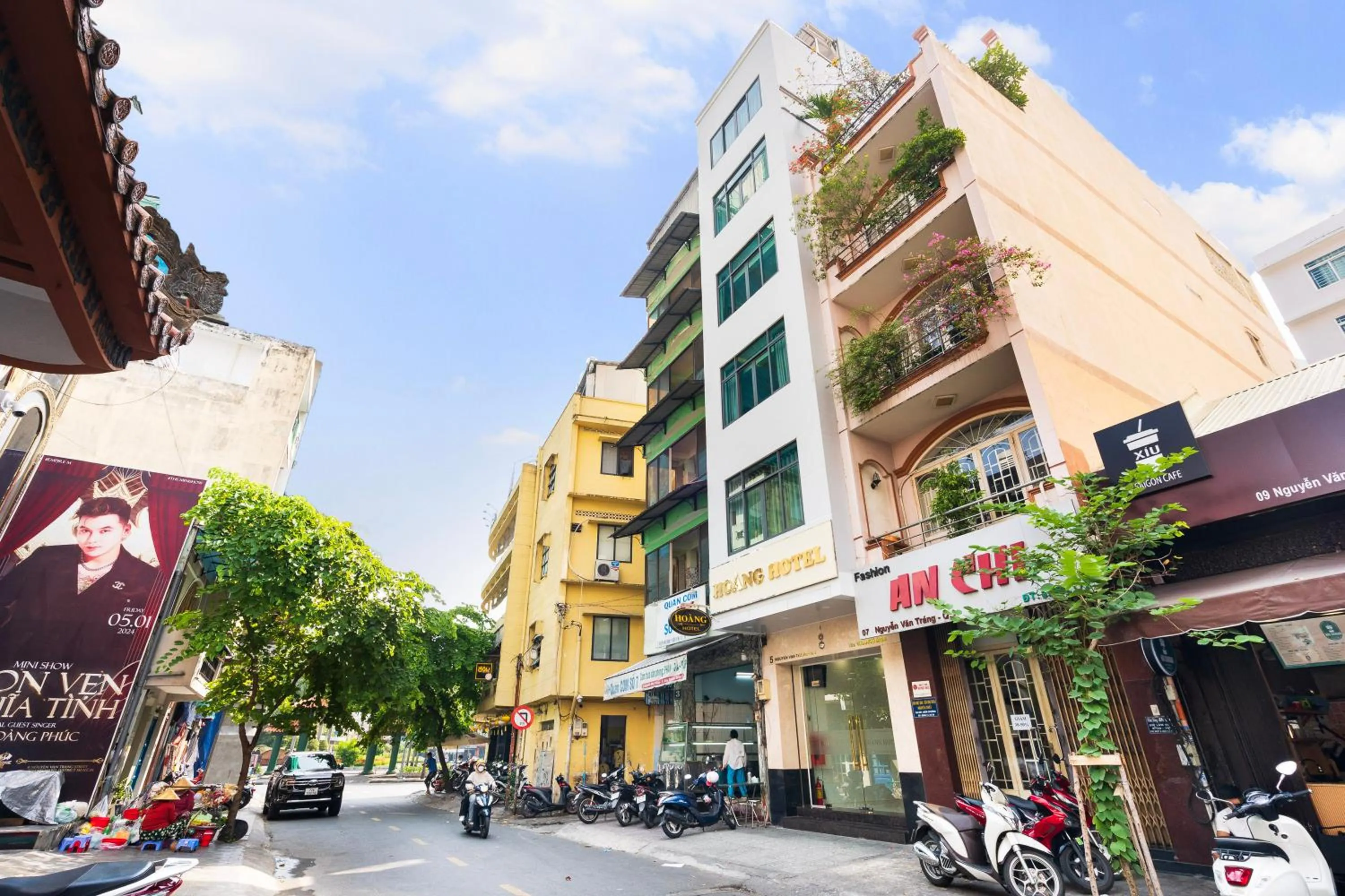 Property building in Hoang Luxury Hotel Dist 1 Ho Chi Minh