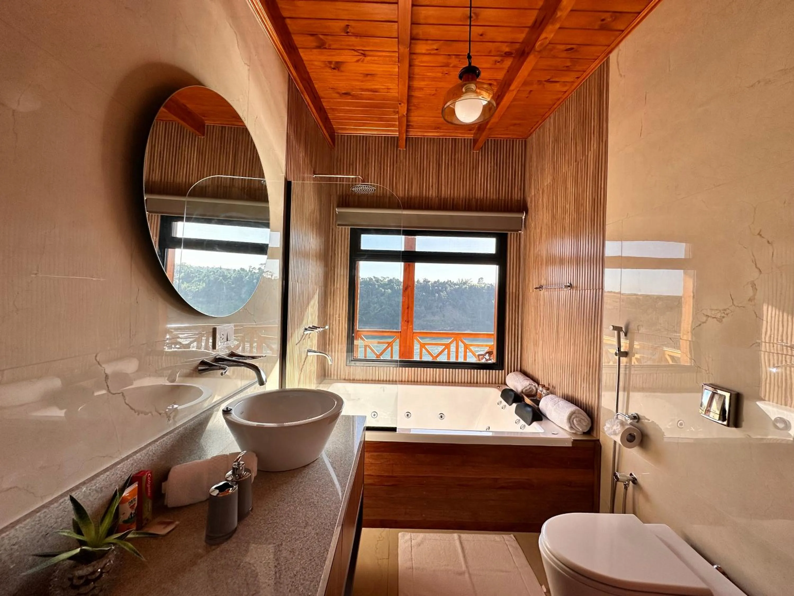 Toilet in Costa del Sol Iguazú Suites