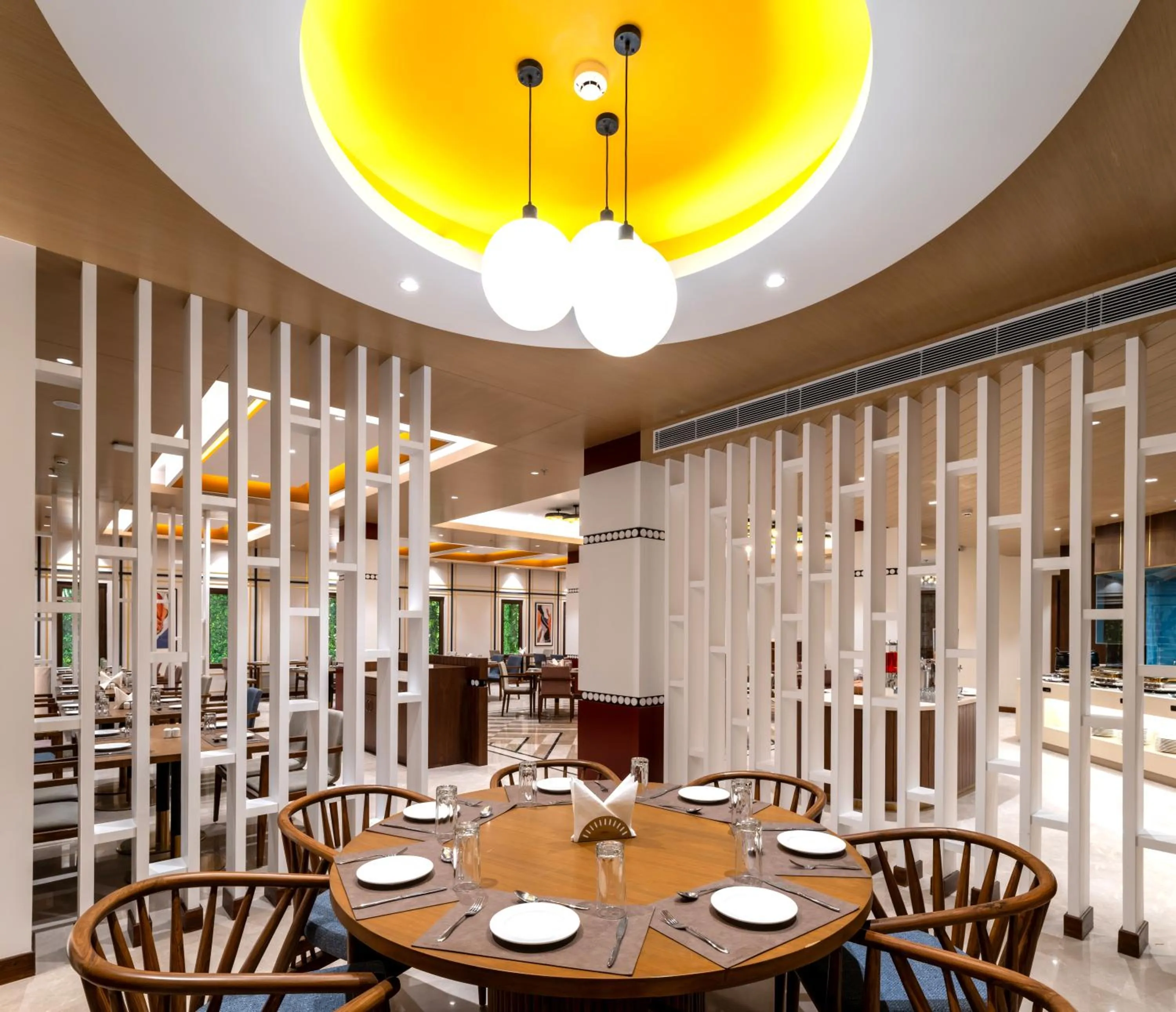 Restaurant/places to eat in Charmwood Hotel