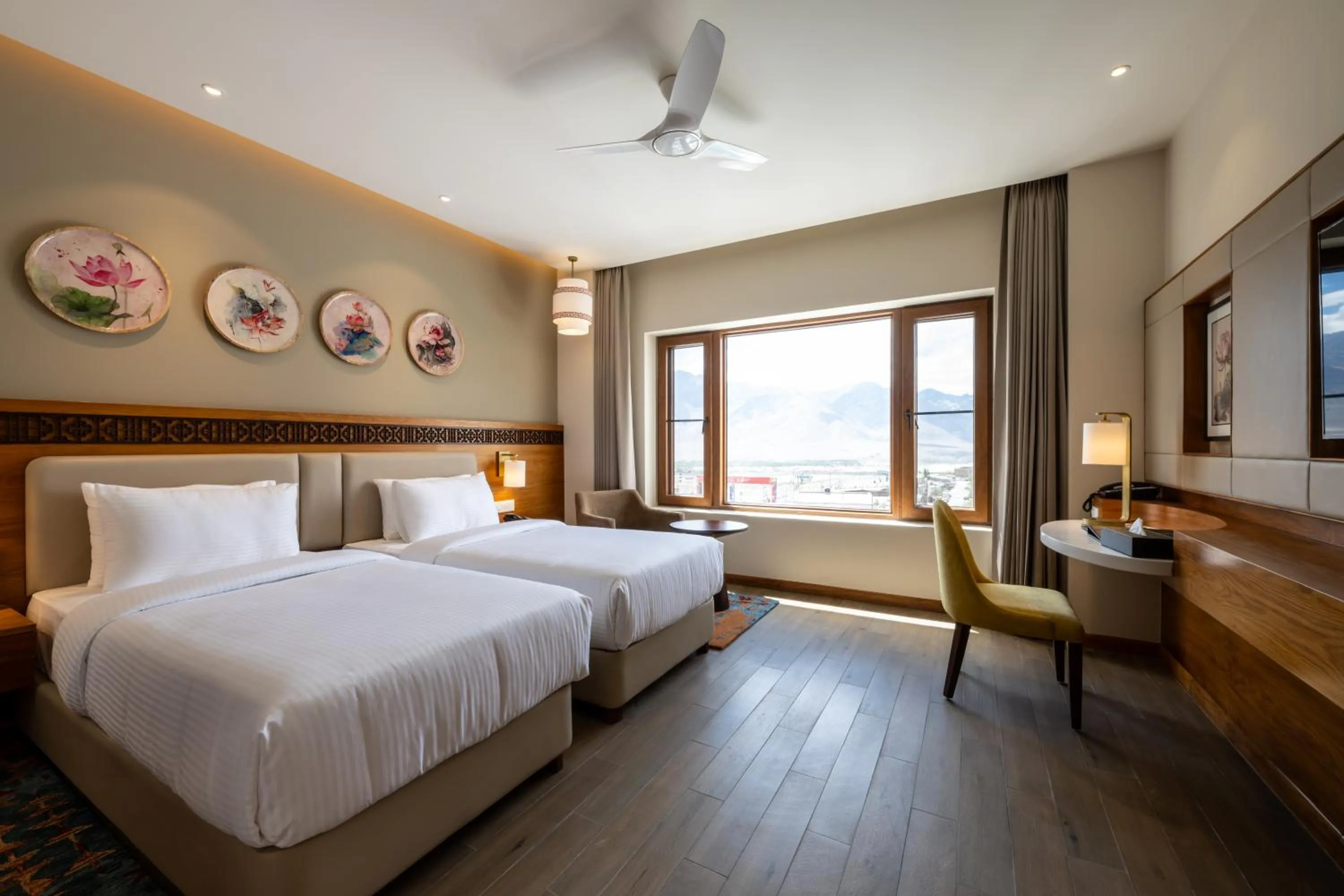 Bedroom, Bed in Charmwood Hotel