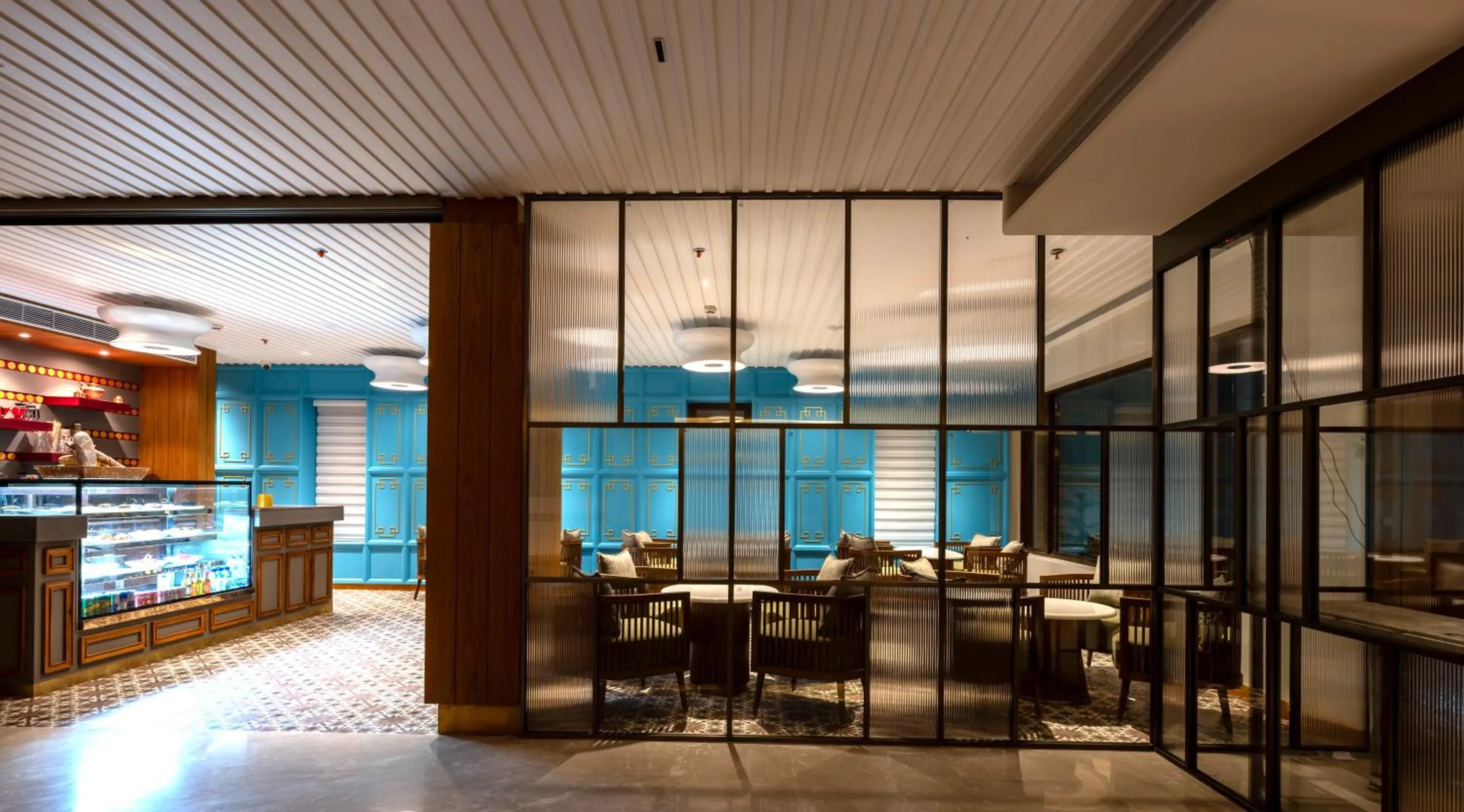 Restaurant/places to eat in Charmwood Hotel