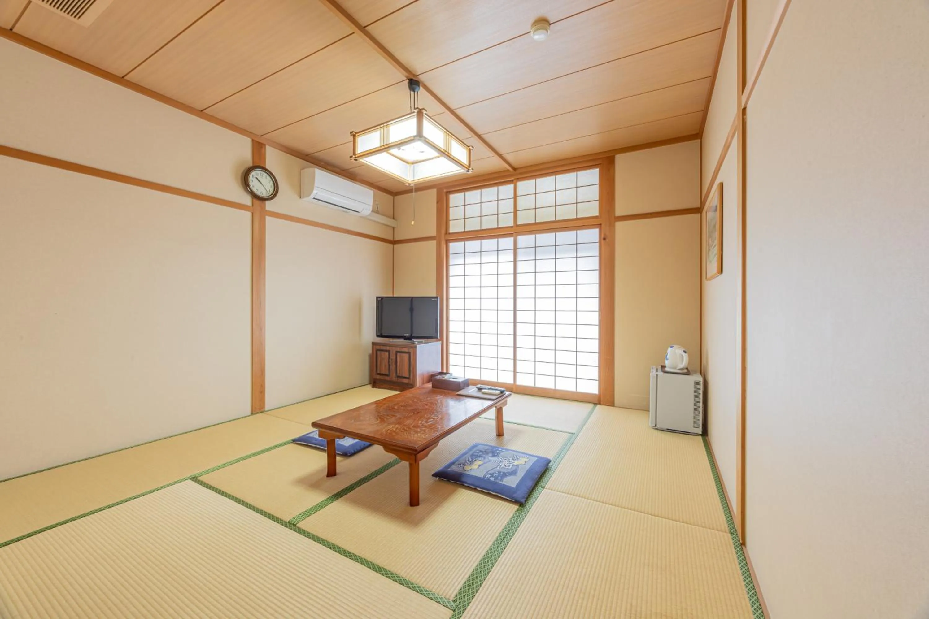 Photo of the whole room in Miyama Nature and Culture Village Kajikaso