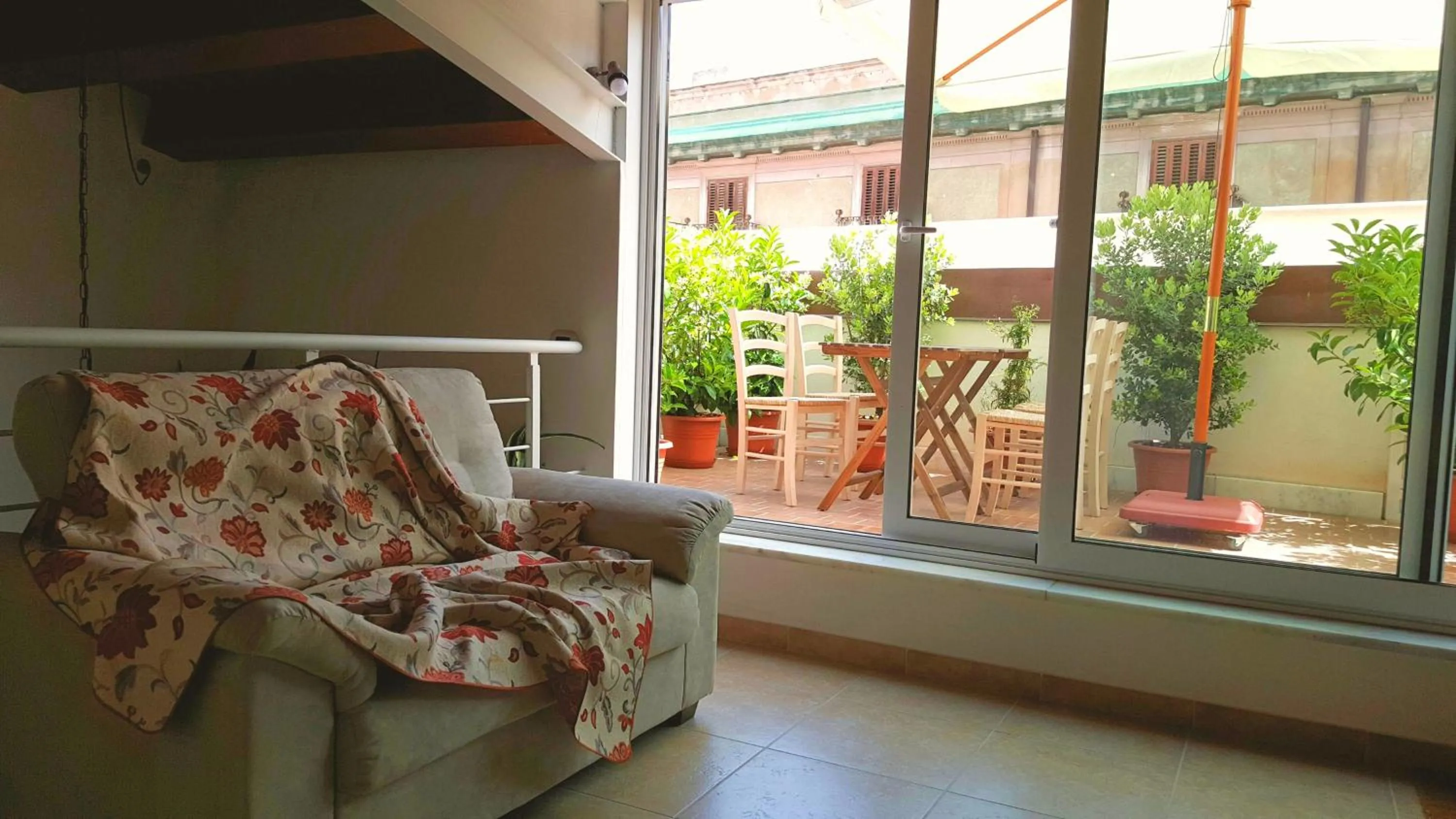 Communal lounge/ TV room in PalermiT'Amo