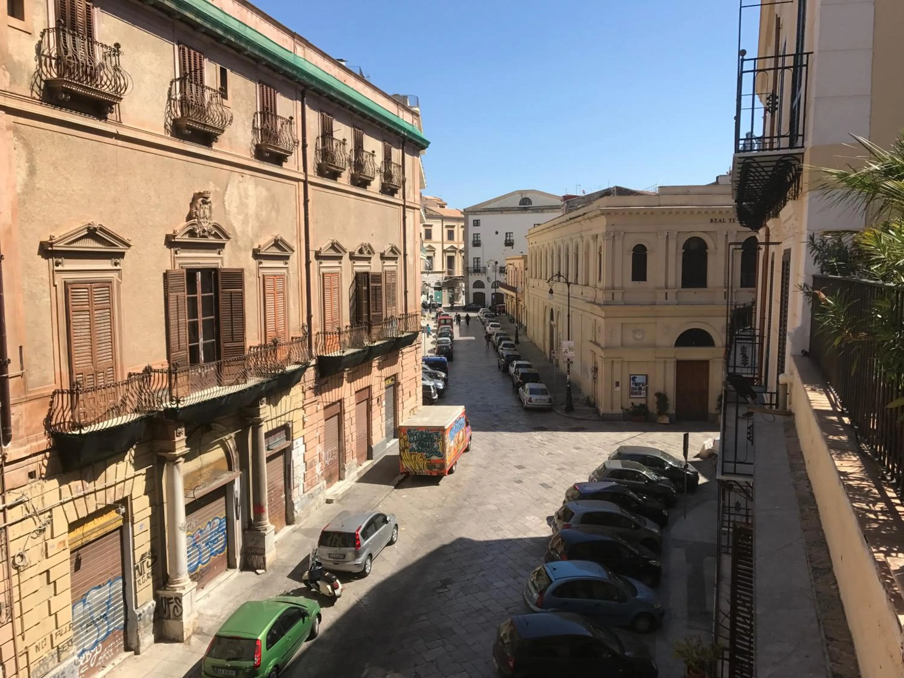 Neighbourhood in PalermiT'Amo