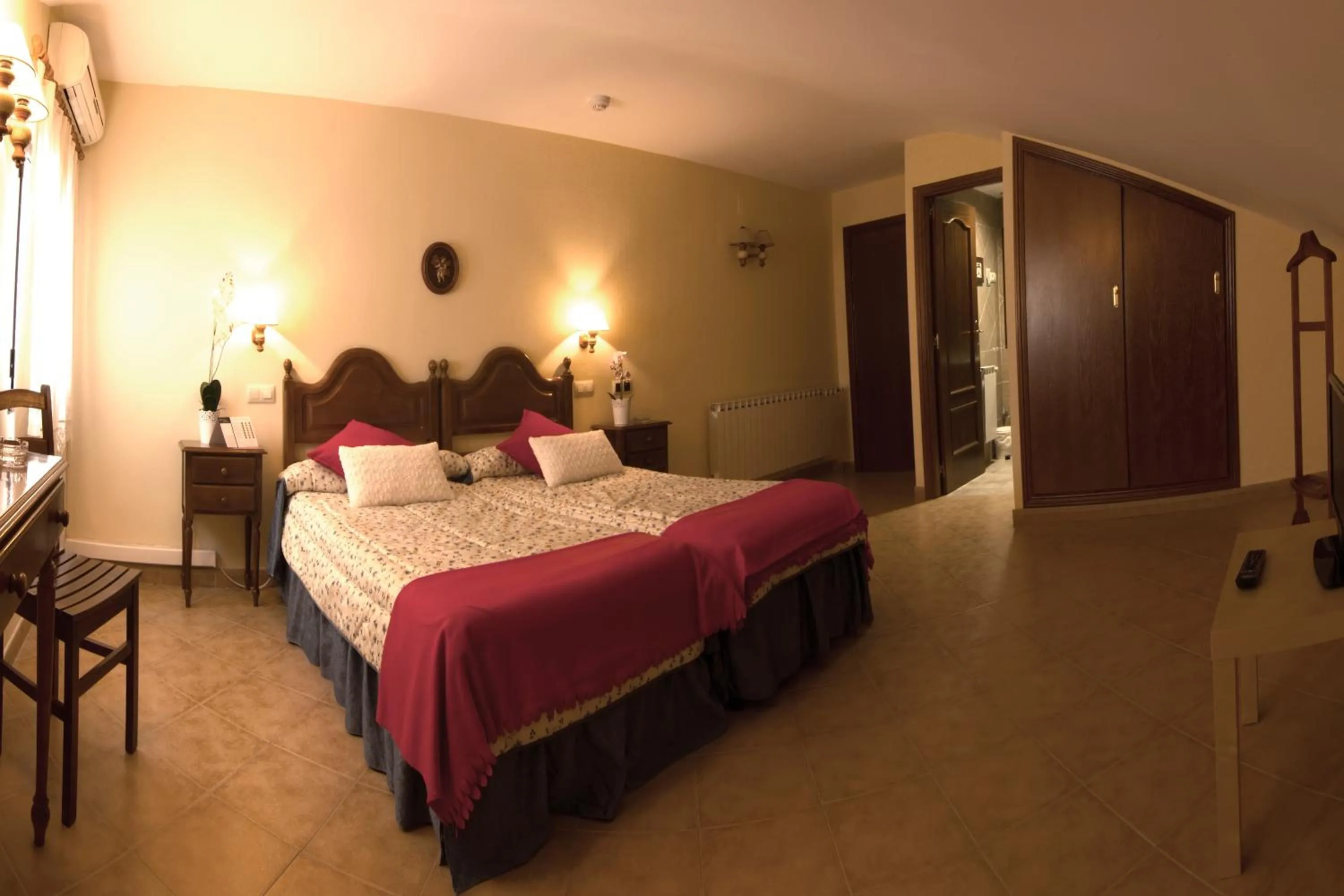 Bedroom, Bed in Hotel Mayno