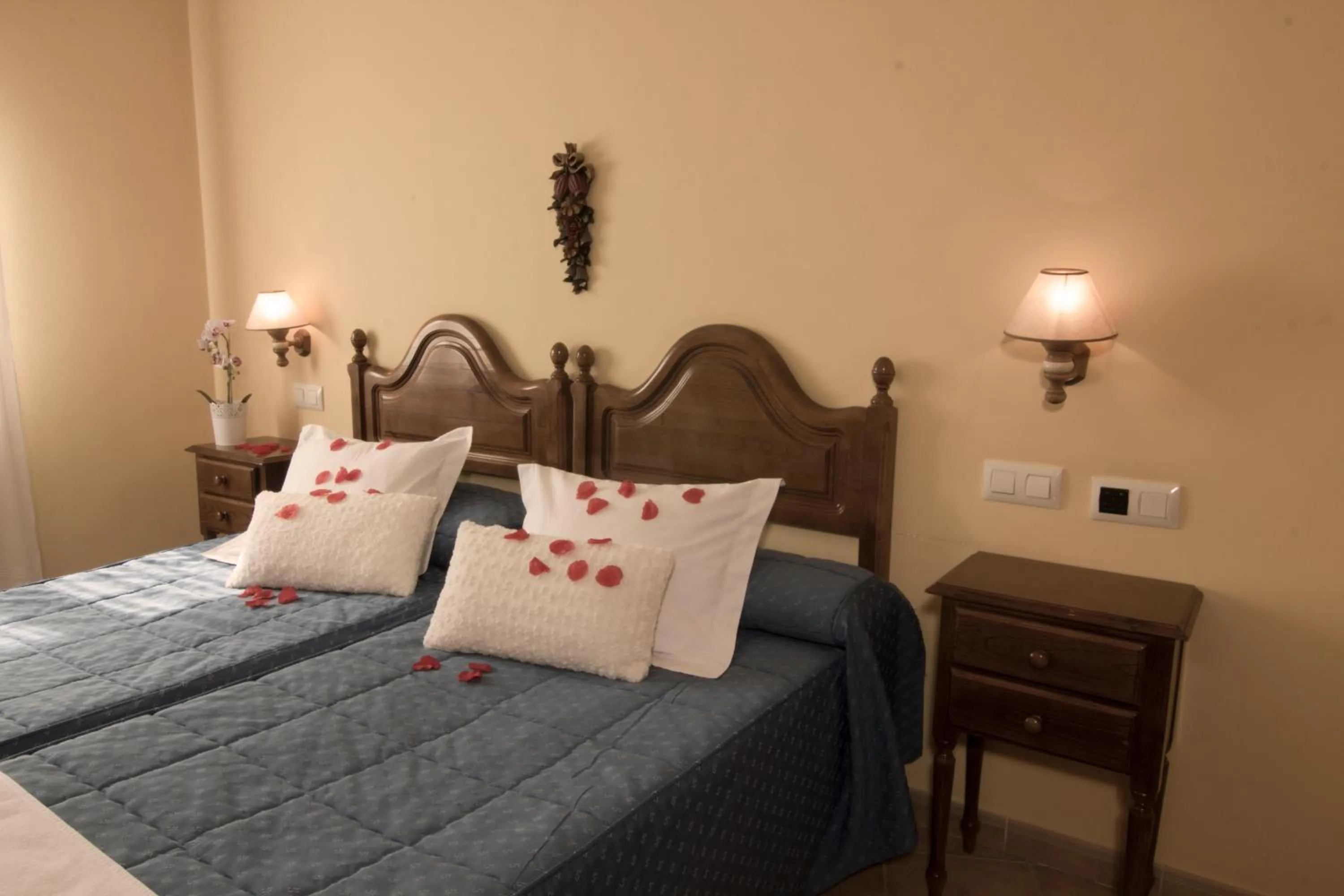 Bedroom, Bed in Hotel Mayno