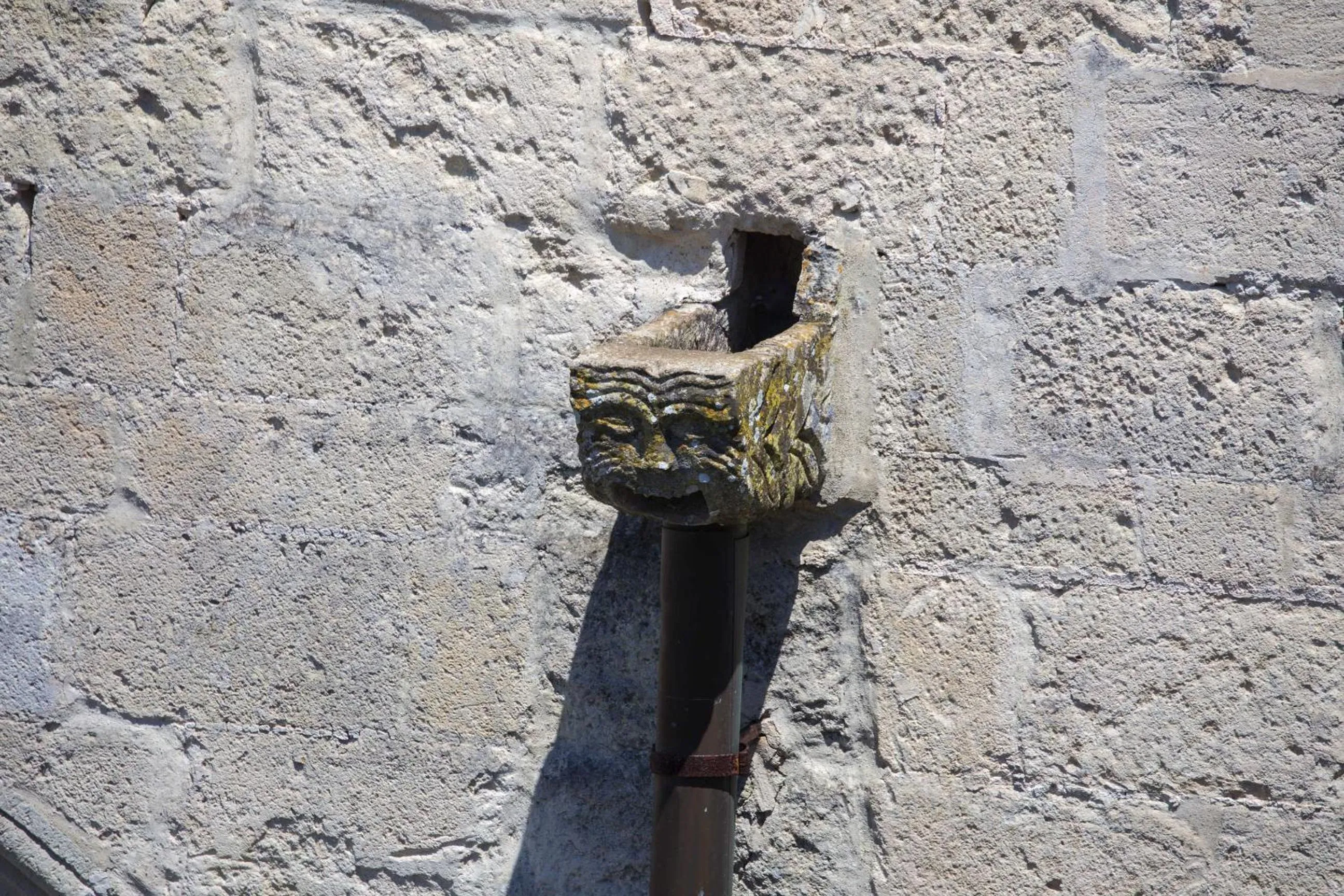 Decorative detail in Castello di Casamassella - Marea Stays Collection