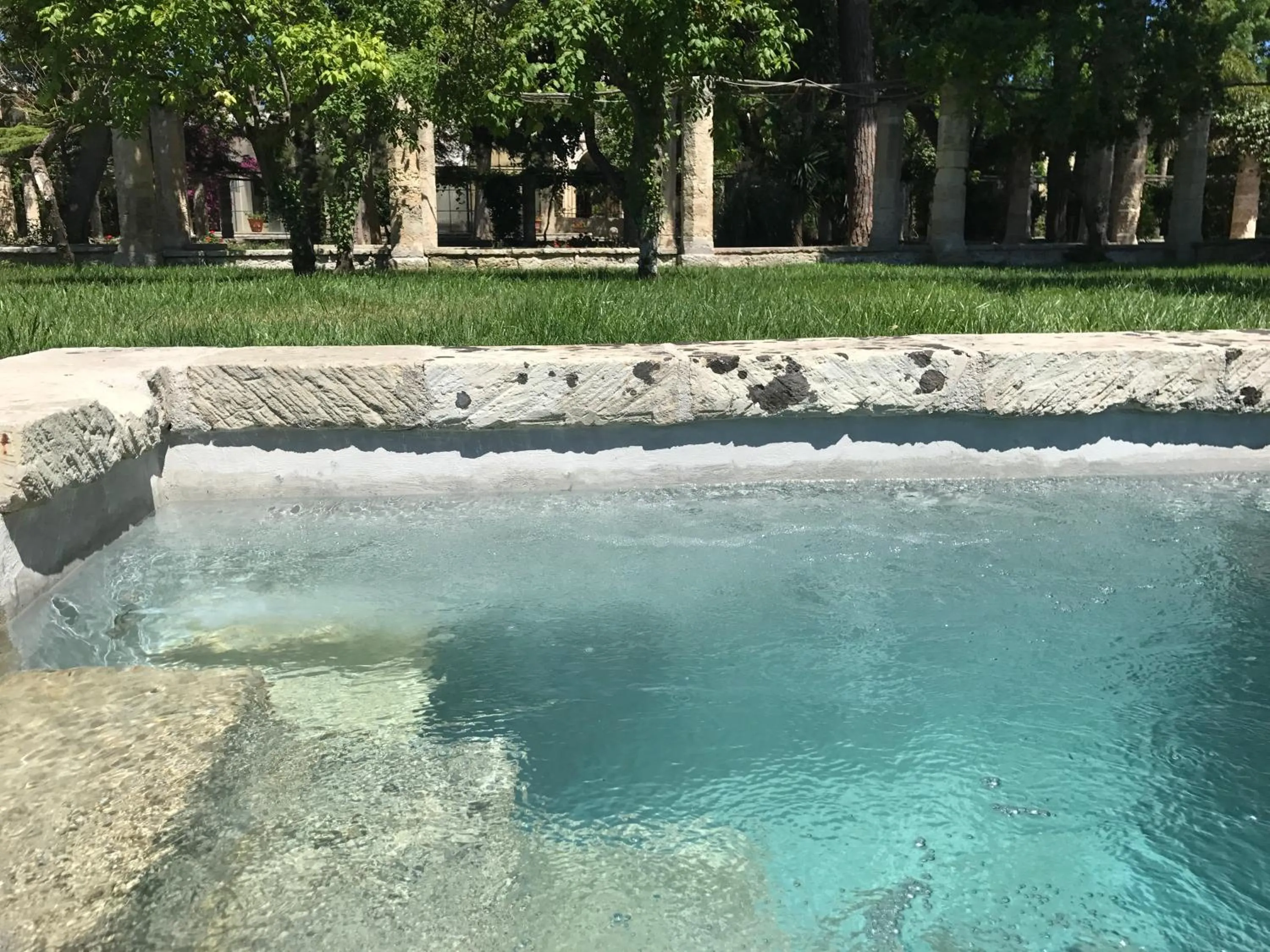 Hot Tub in Castello di Casamassella - Marea Stays Collection