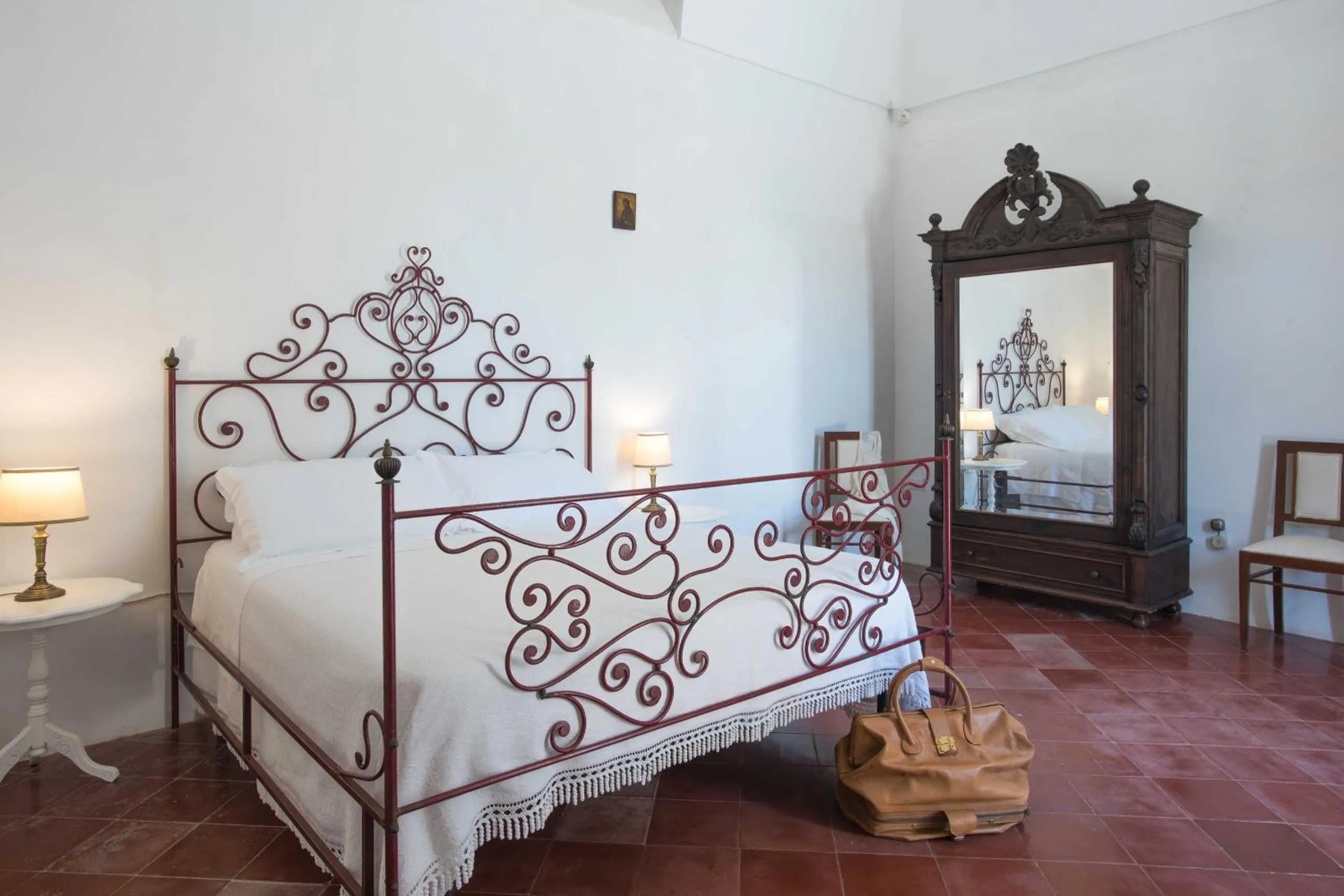 Bedroom in Castello di Casamassella - Marea Stays Collection