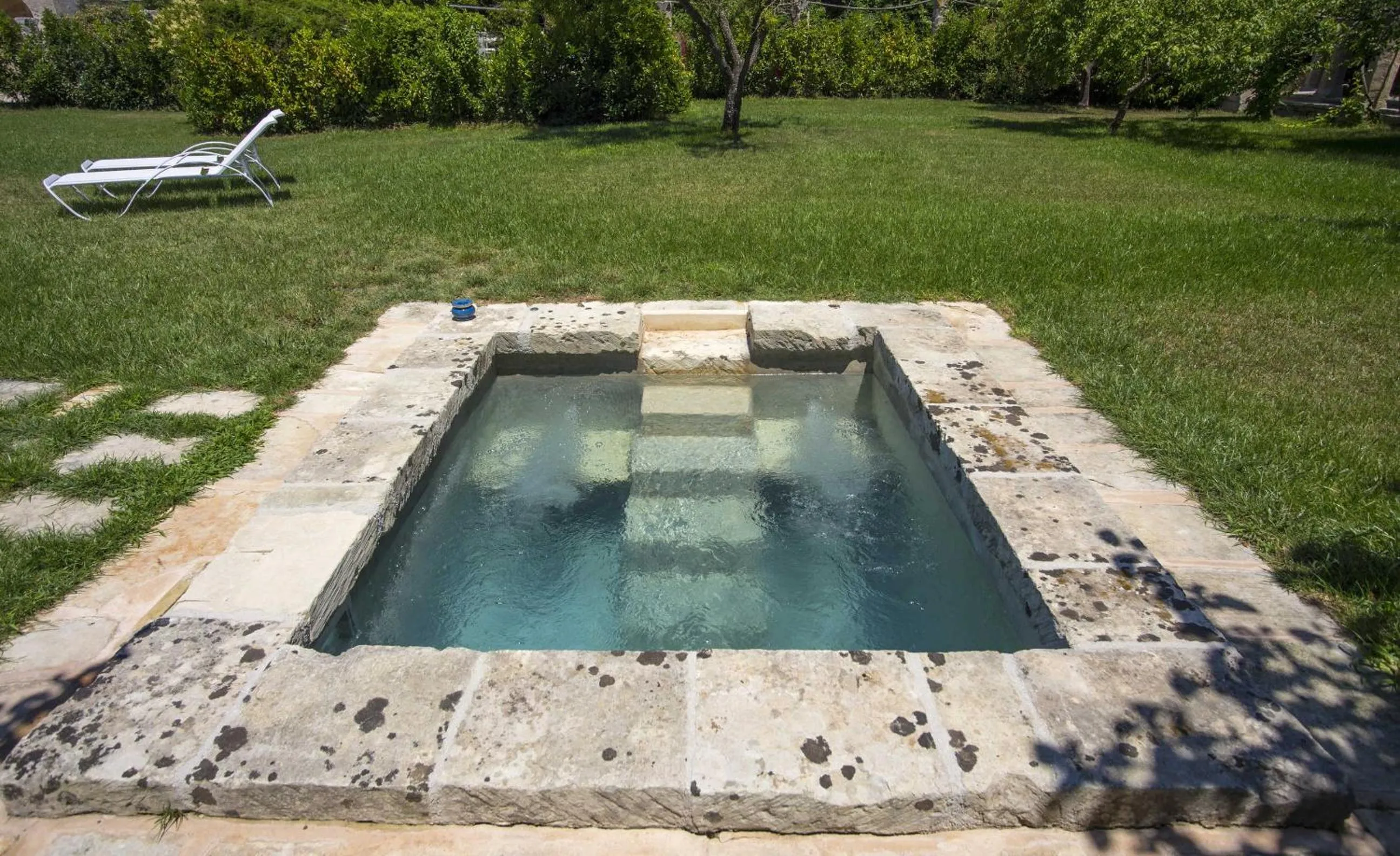 Hot Tub in Castello di Casamassella - Marea Stays Collection