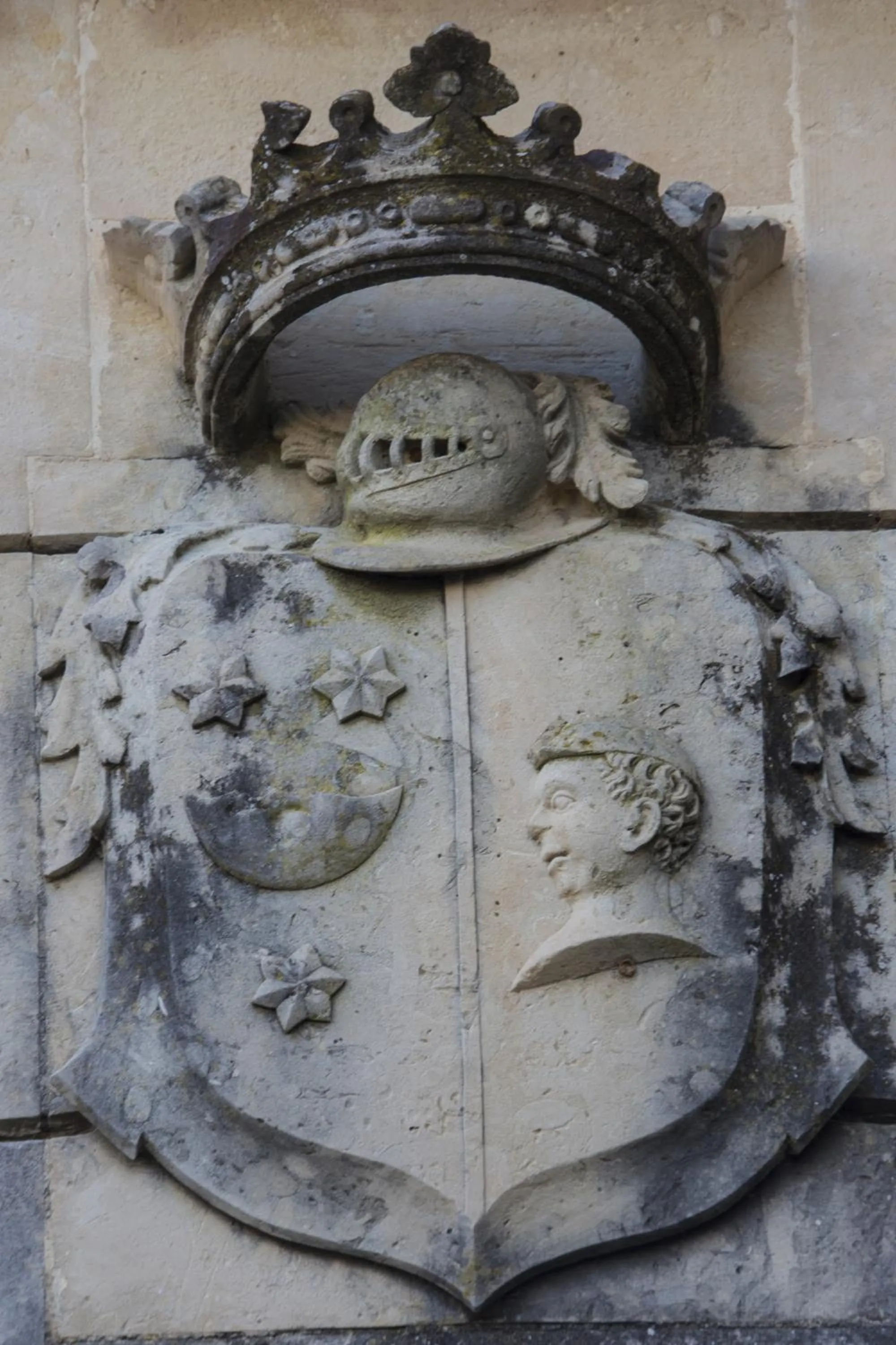 Decorative detail in Castello di Casamassella - Marea Stays Collection