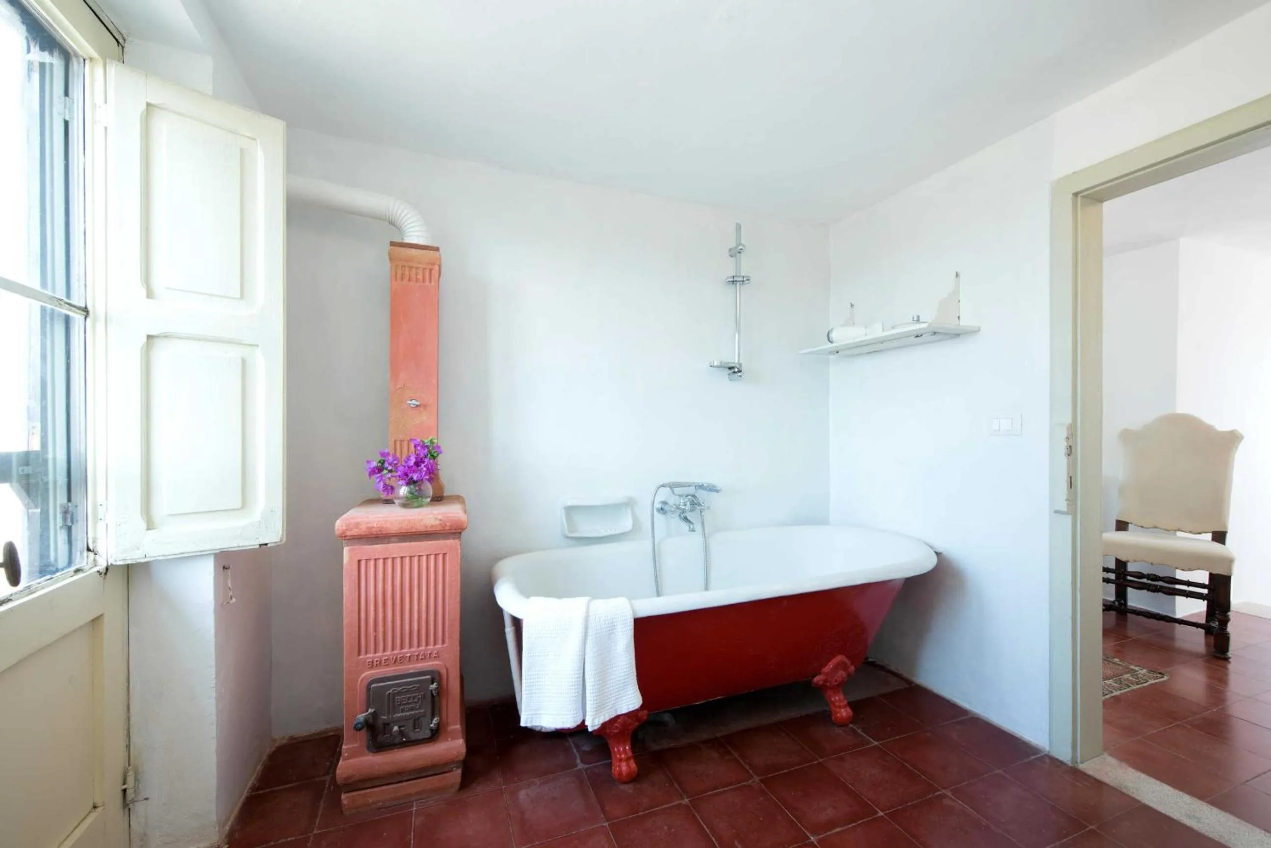 Bathroom in Castello di Casamassella - Marea Stays Collection