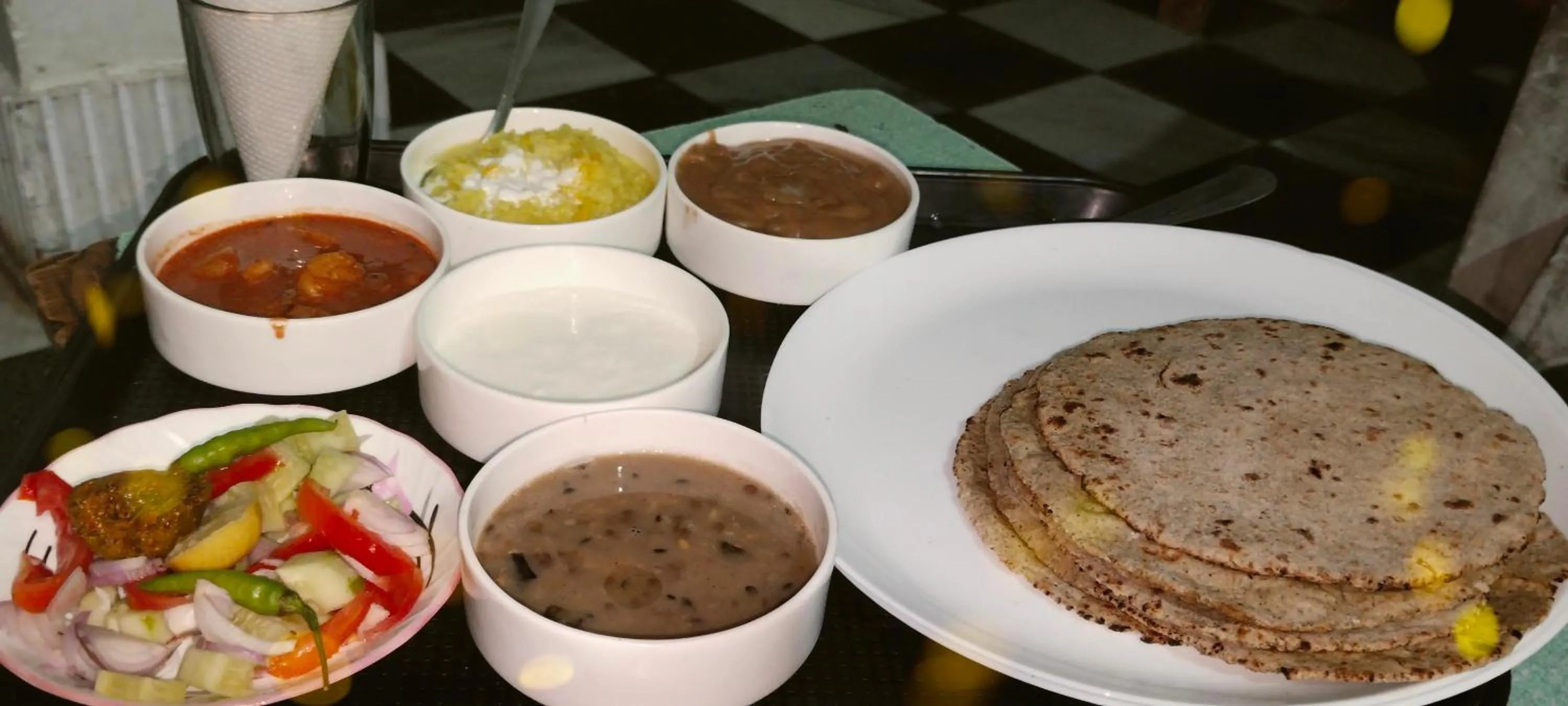 Food and drinks in Mini Homestay