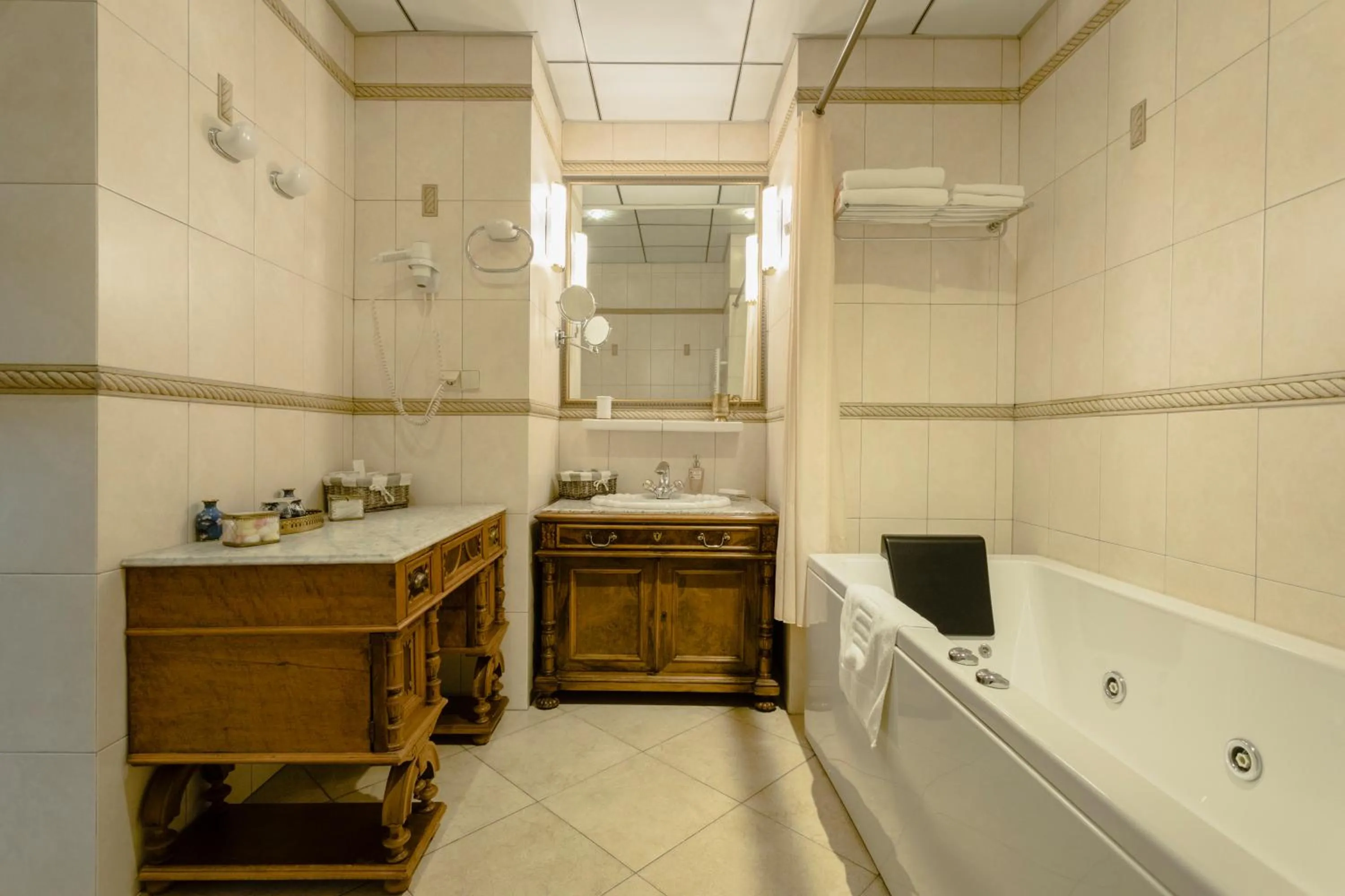 Toilet in Vinotel Boutique Hotel