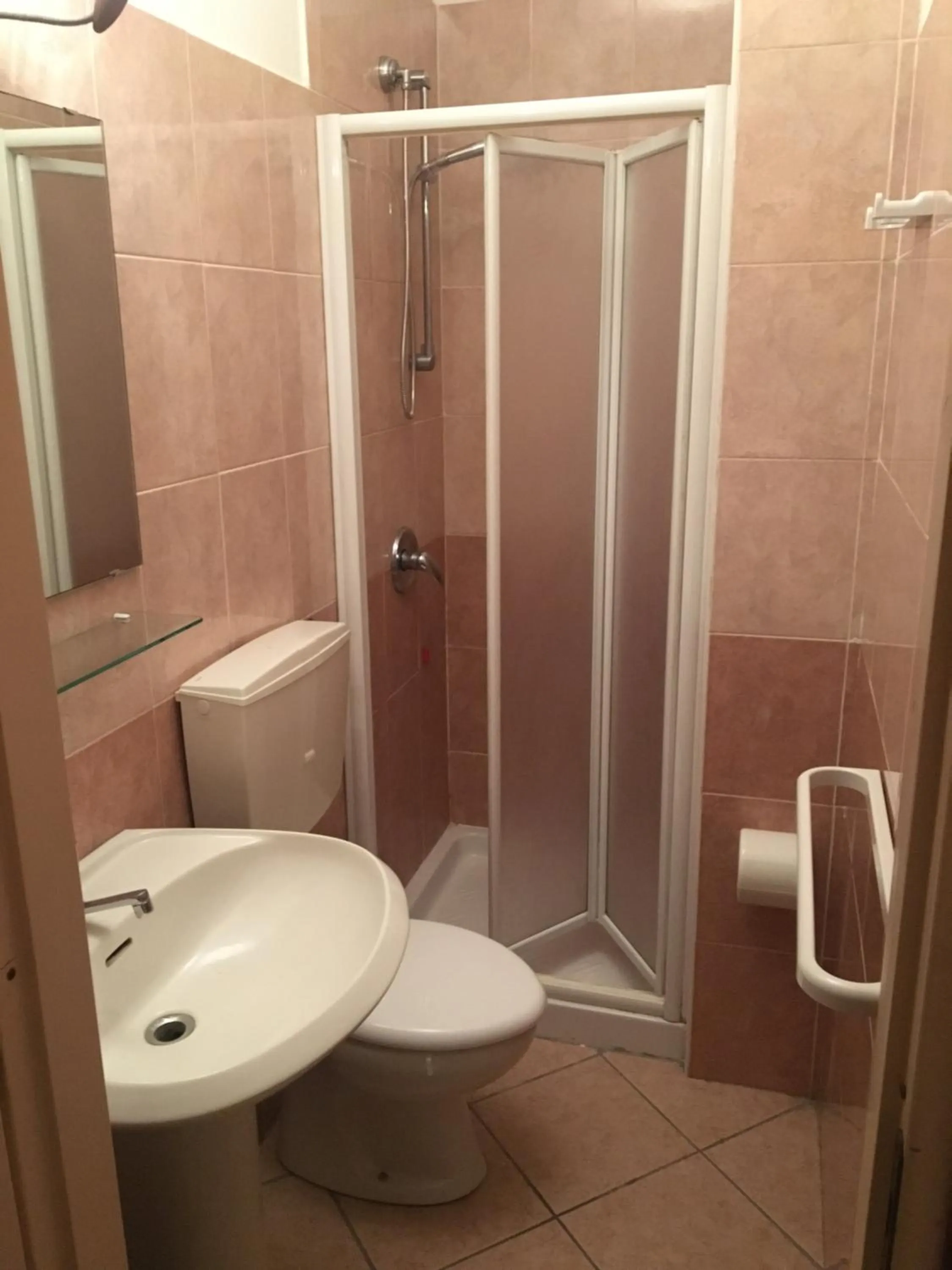 Bathroom in Hotel Ristorante Il Calipso by Mago