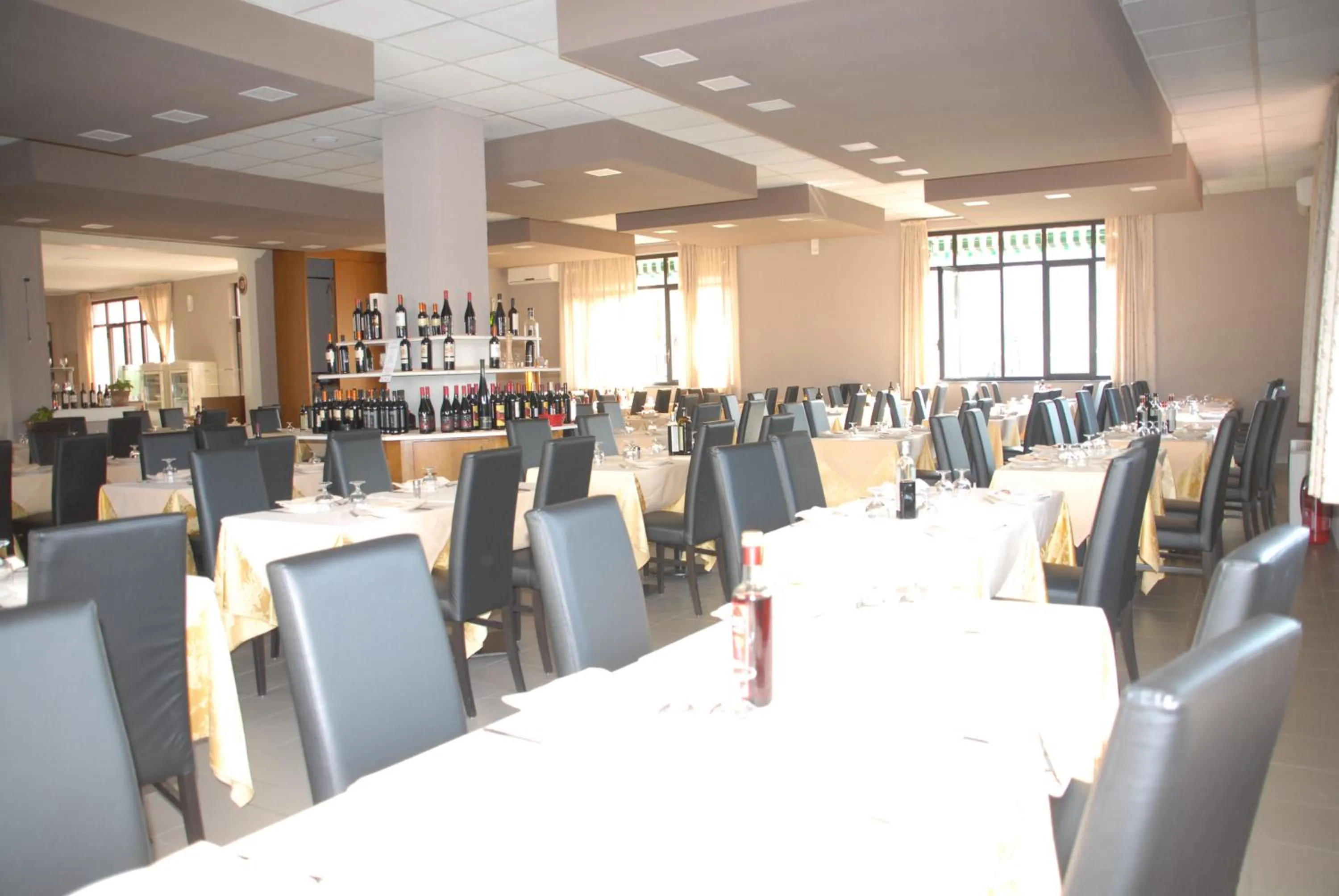 Dining area in Hotel Ristorante Il Calipso by Mago