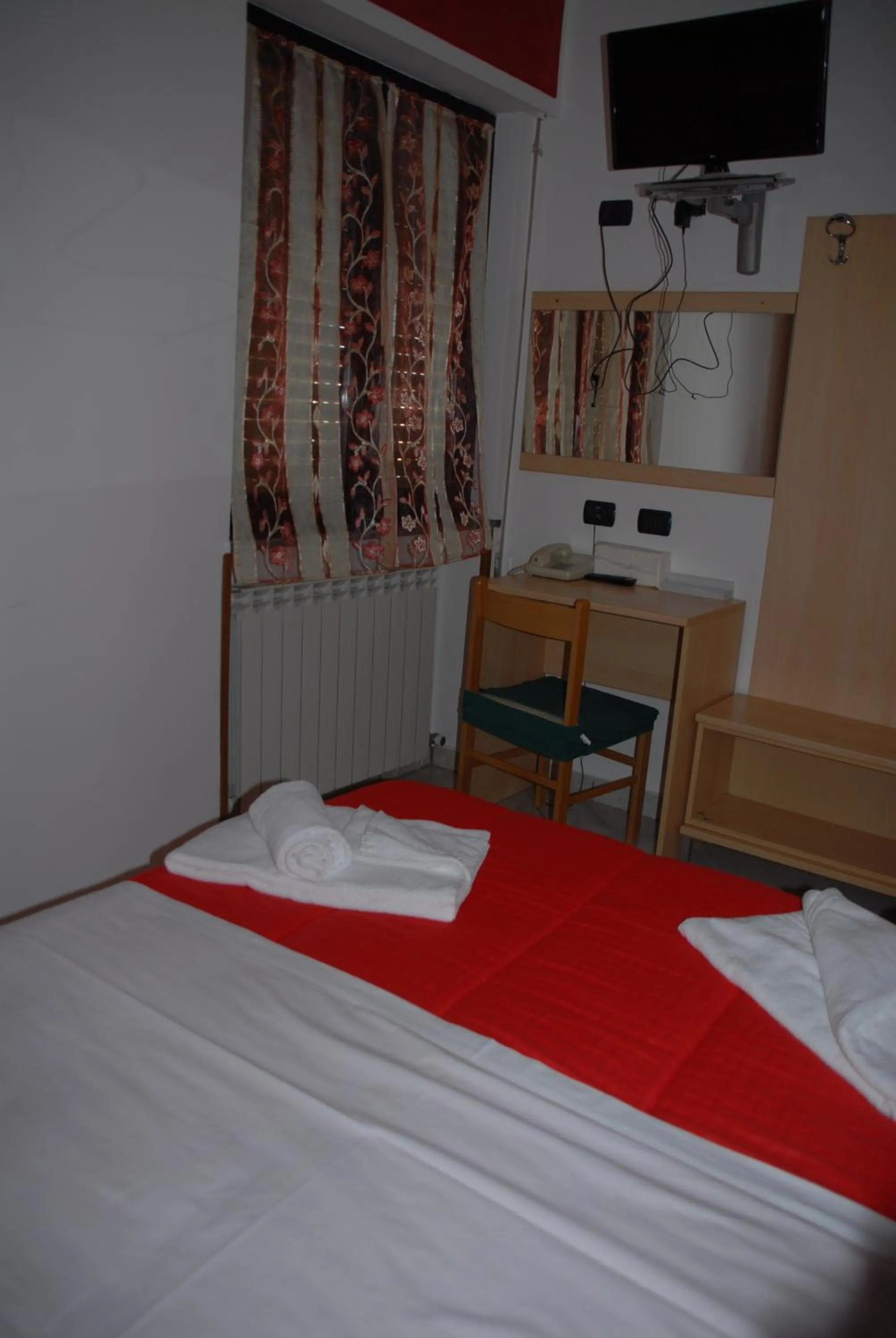 Bed in Hotel Ristorante Il Calipso by Mago