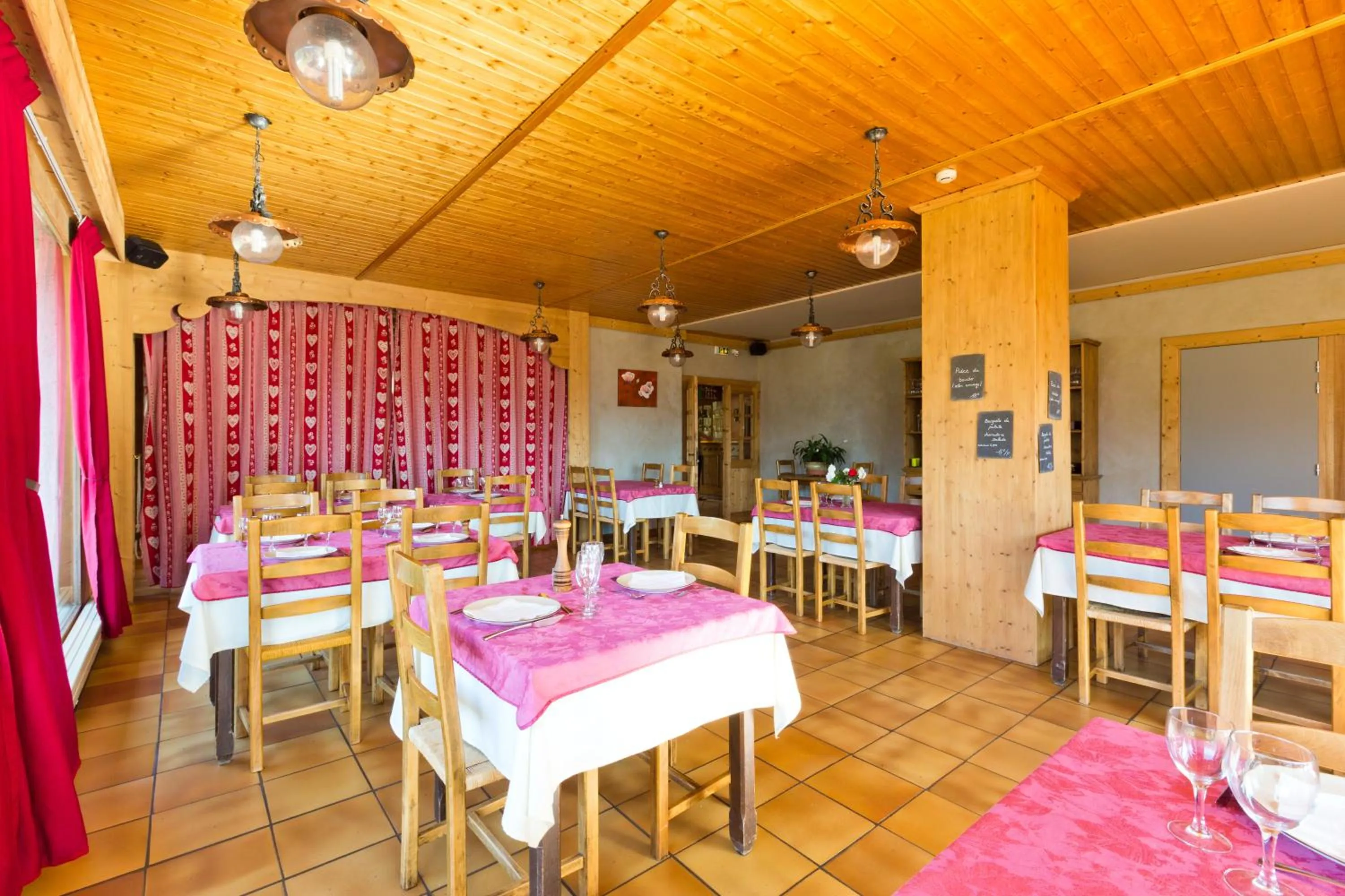 Restaurant/places to eat in Accueil Savoyard