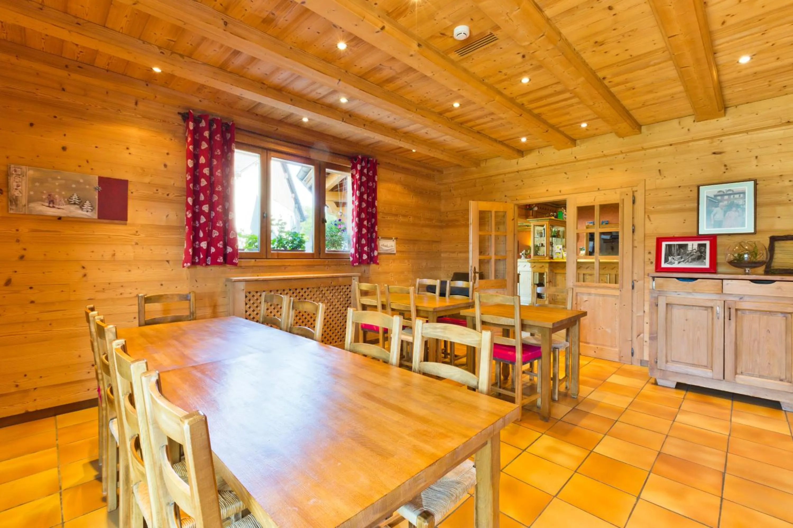 Restaurant/places to eat in Accueil Savoyard