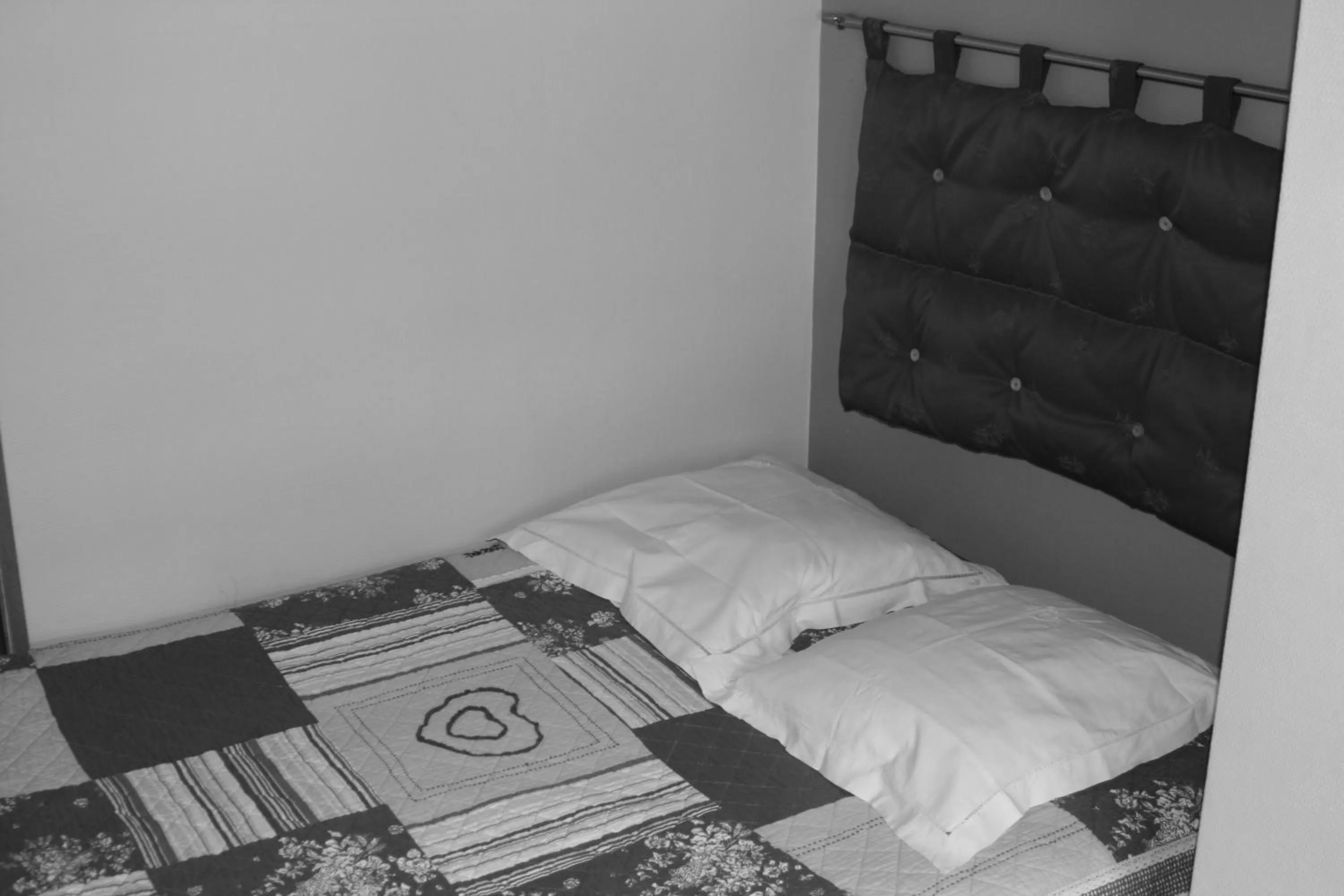 Photo of the whole room, Bed in Accueil Savoyard
