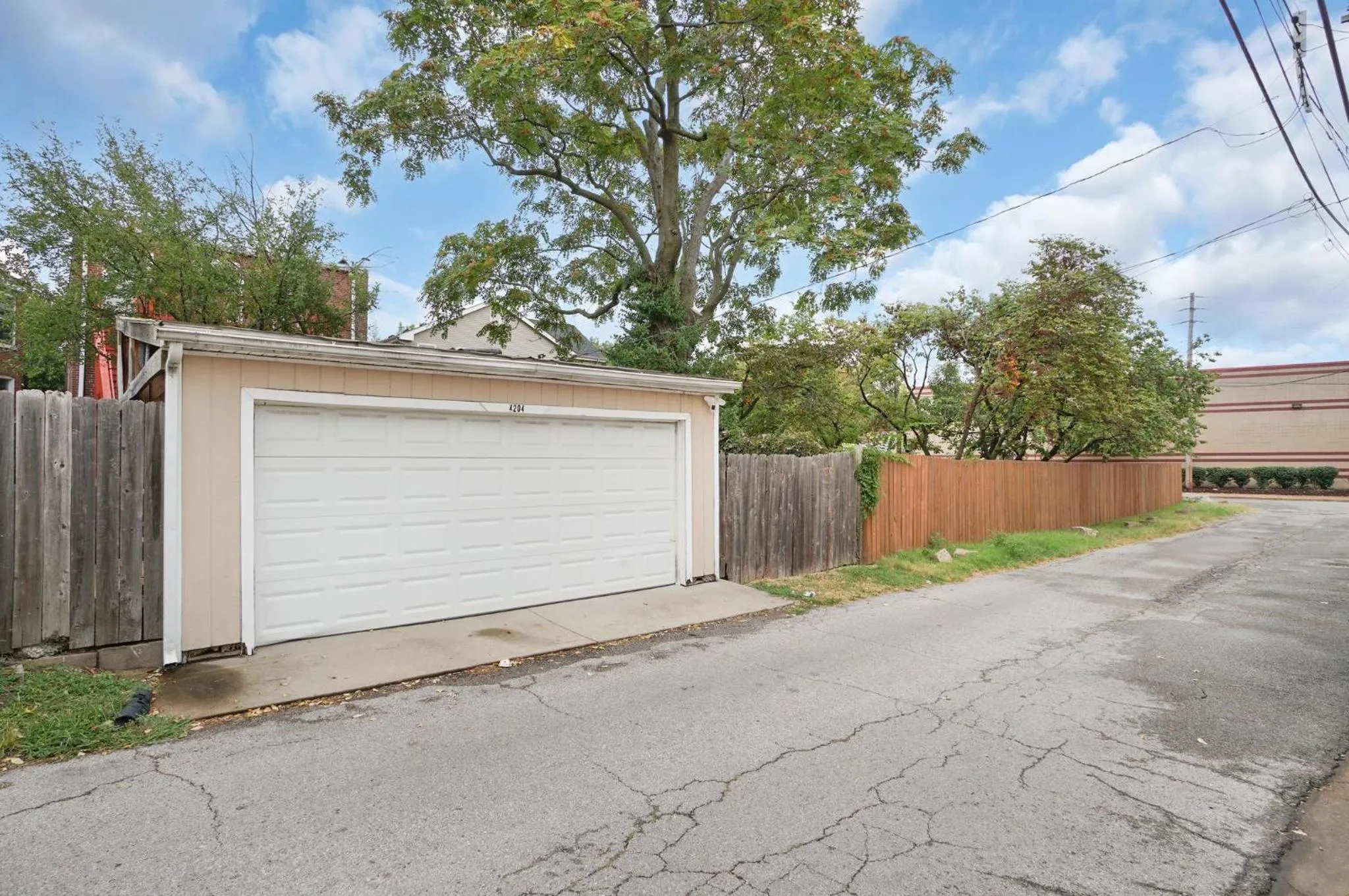 Spacious 3-Bedroom with King Bed & Prime Location