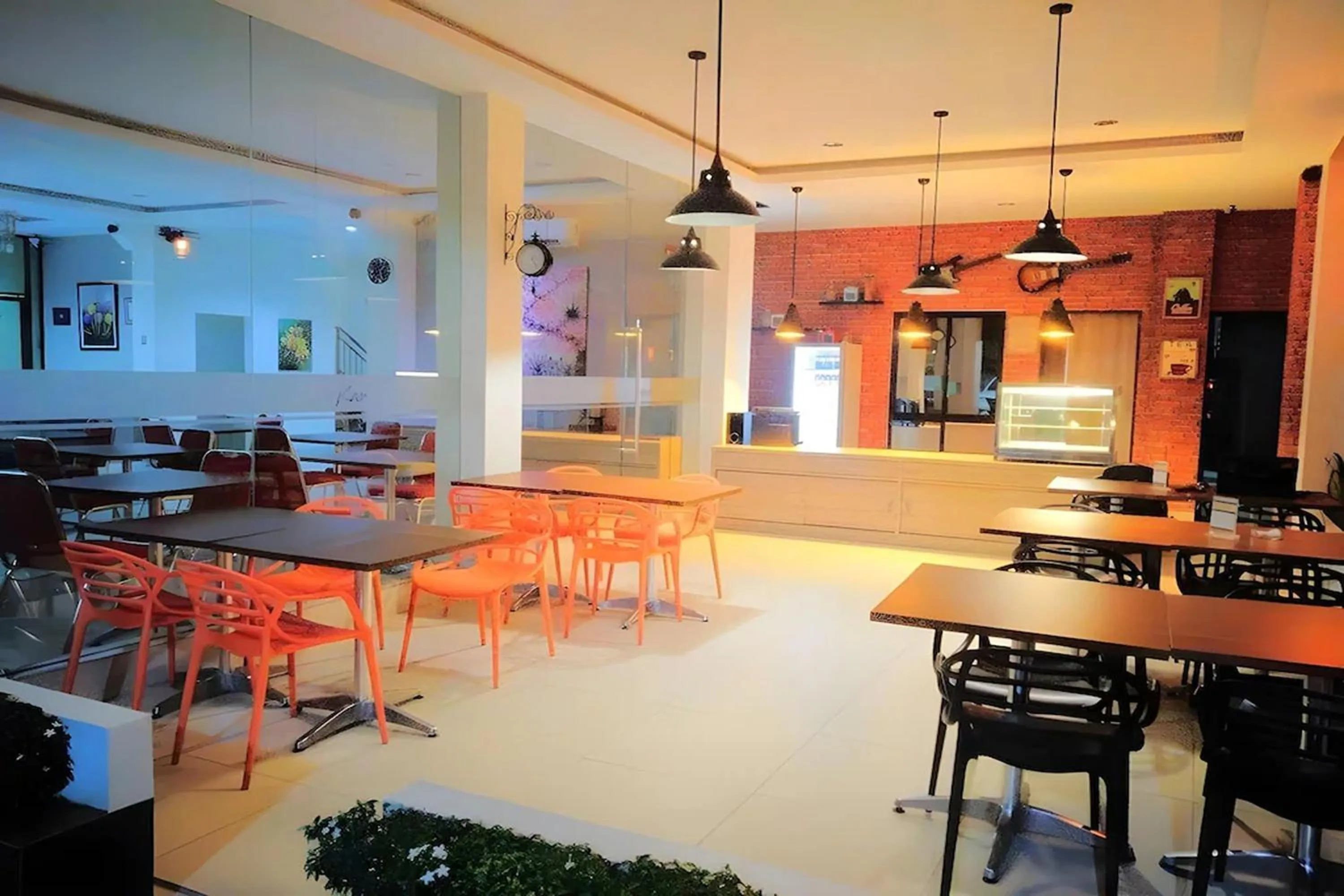 Restaurant/places to eat in Kanasha Islami