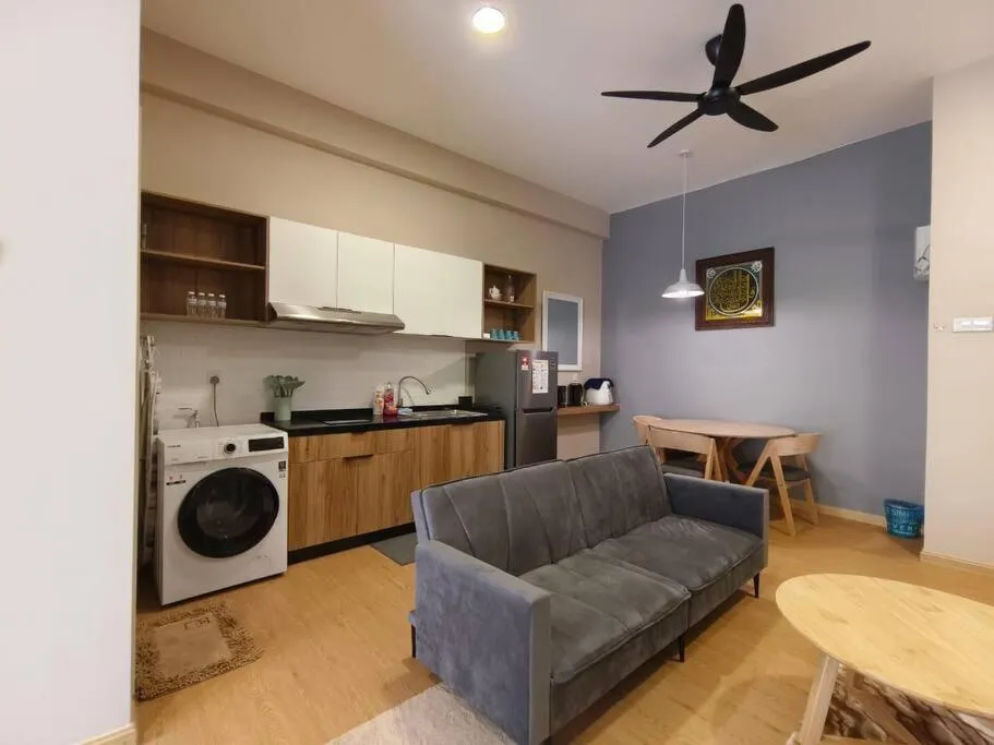 LV7 Vhomez Kuantan 1-4 pax