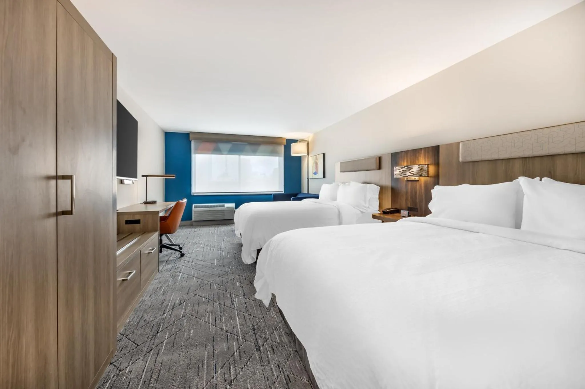 Photo of the whole room, Bed in Holiday Inn Express & Suites Nashville West End - Univ Area by IHG