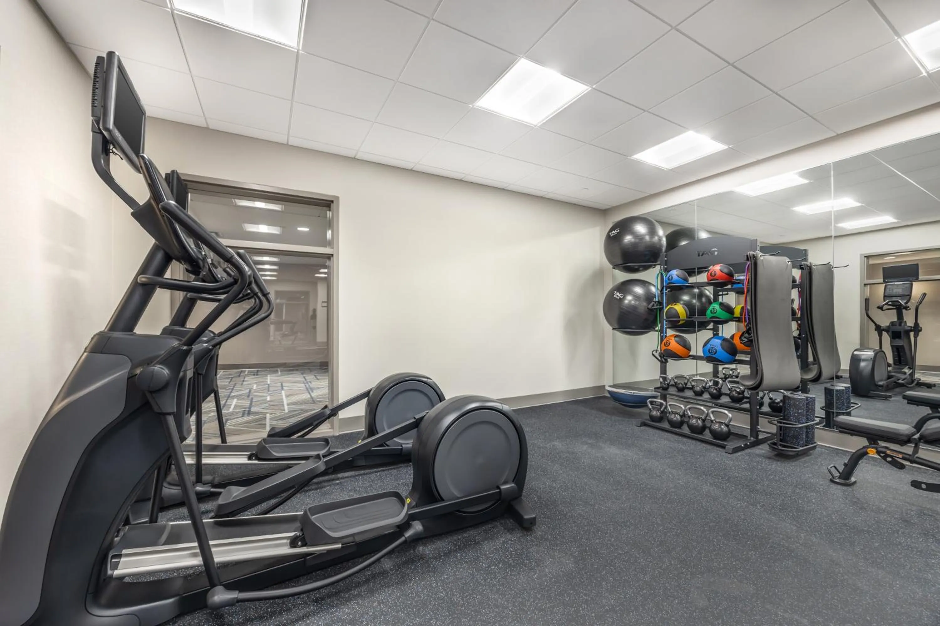 Fitness centre/facilities in Holiday Inn Express & Suites Nashville West End - Univ Area by IHG