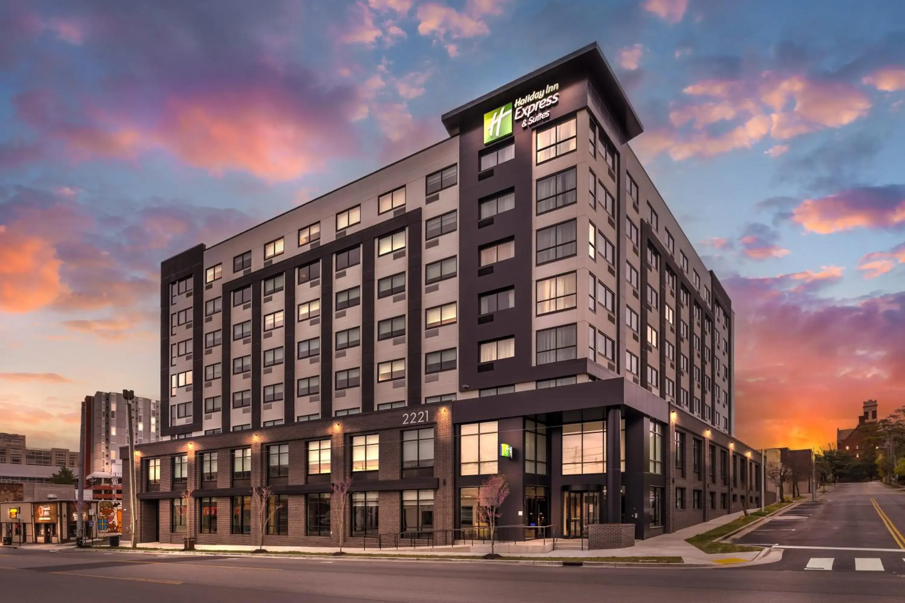 Holiday Inn Express & Suites Nashville West End - Univ Area by IHG Holiday Inn Express & Suites Nashville West End - Univ Area by IHG