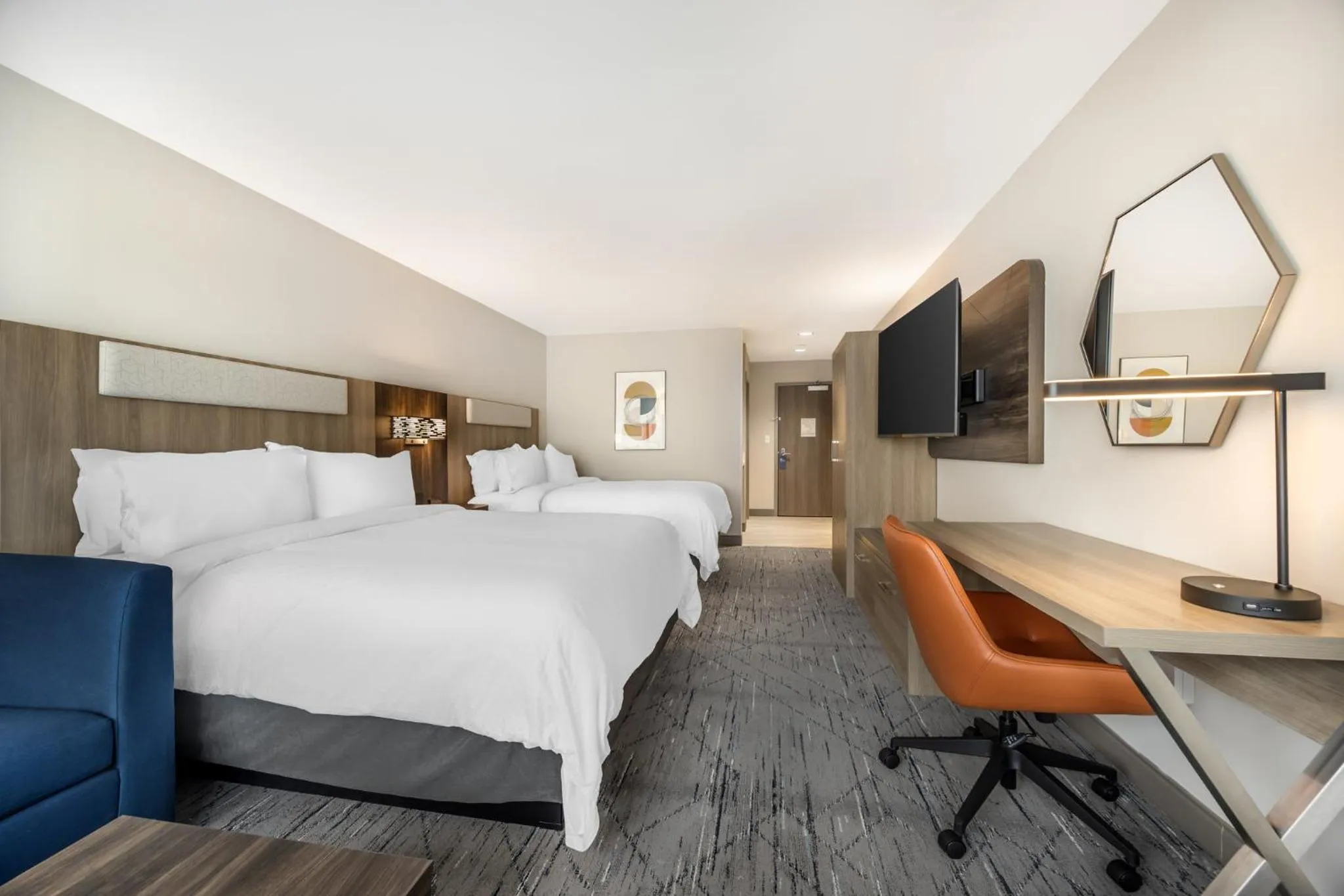 Photo of the whole room, Bed in Holiday Inn Express & Suites Nashville West End - Univ Area by IHG