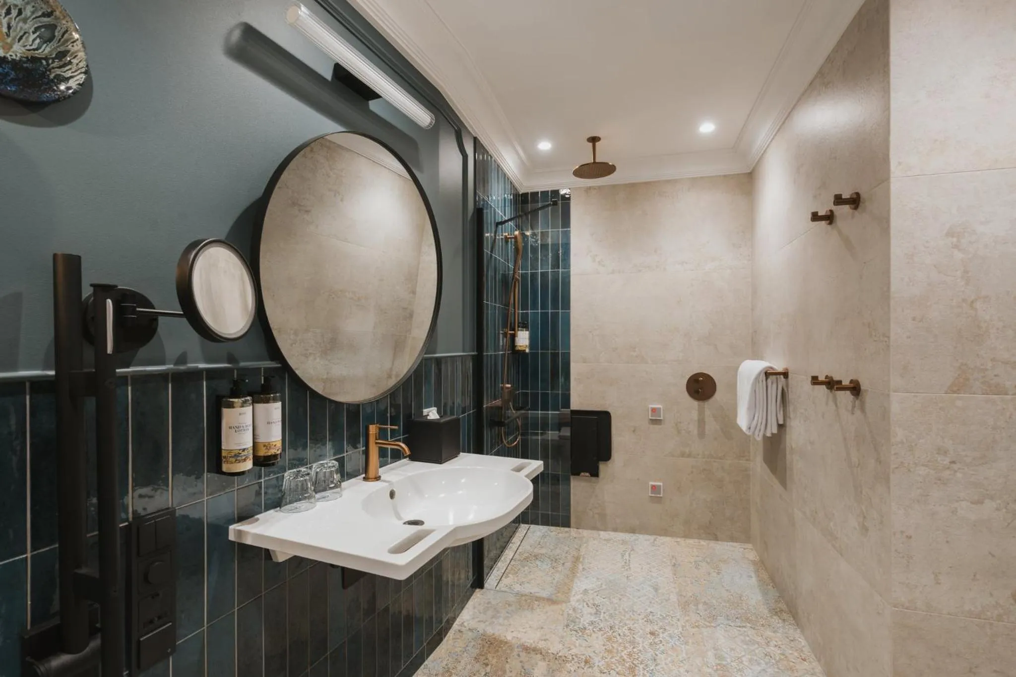 Photo of the whole room in Hotel Indigo Krakow - Wawel Castle by IHG