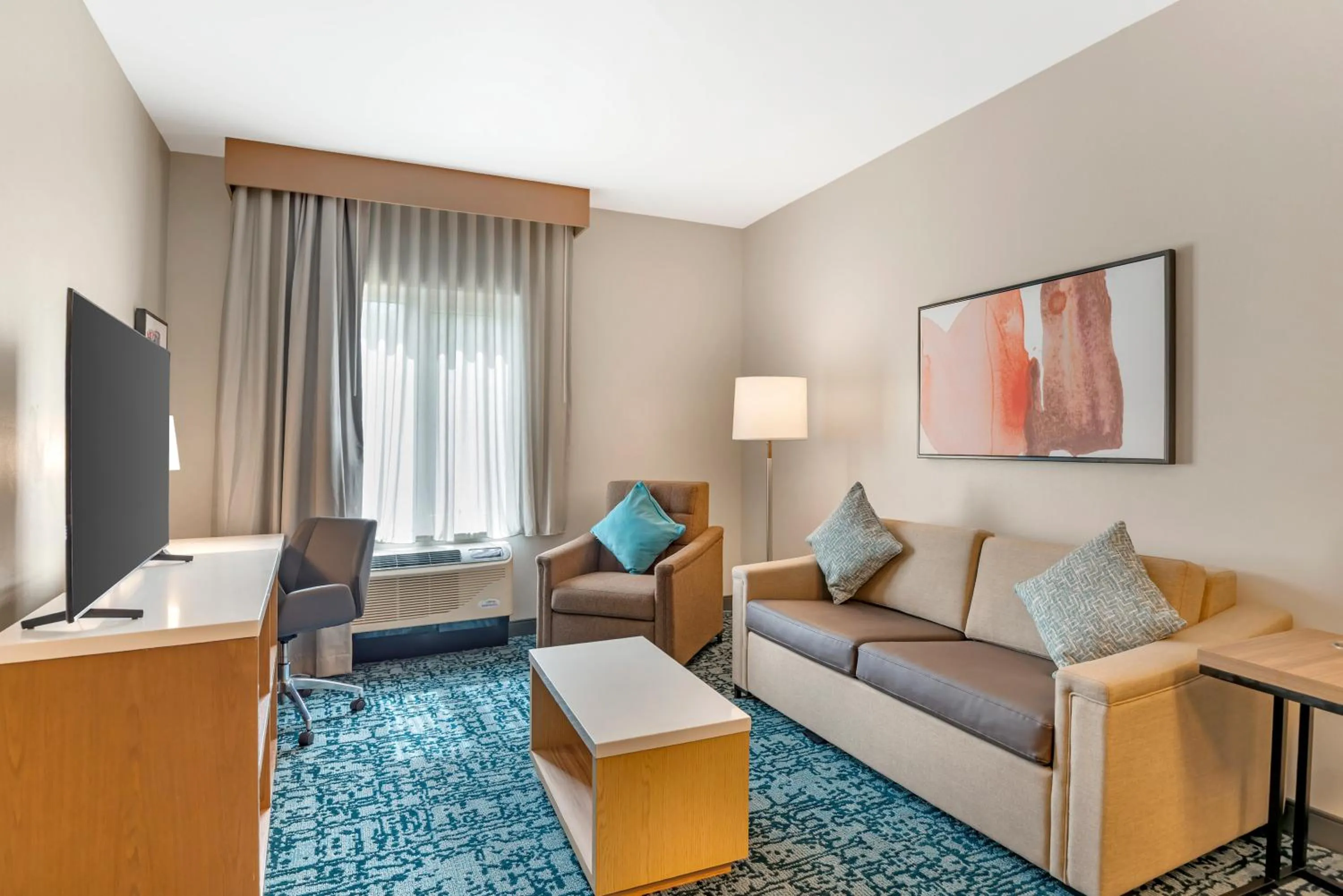 TV and multimedia in Candlewood Suites Chester - Richmond by IHG