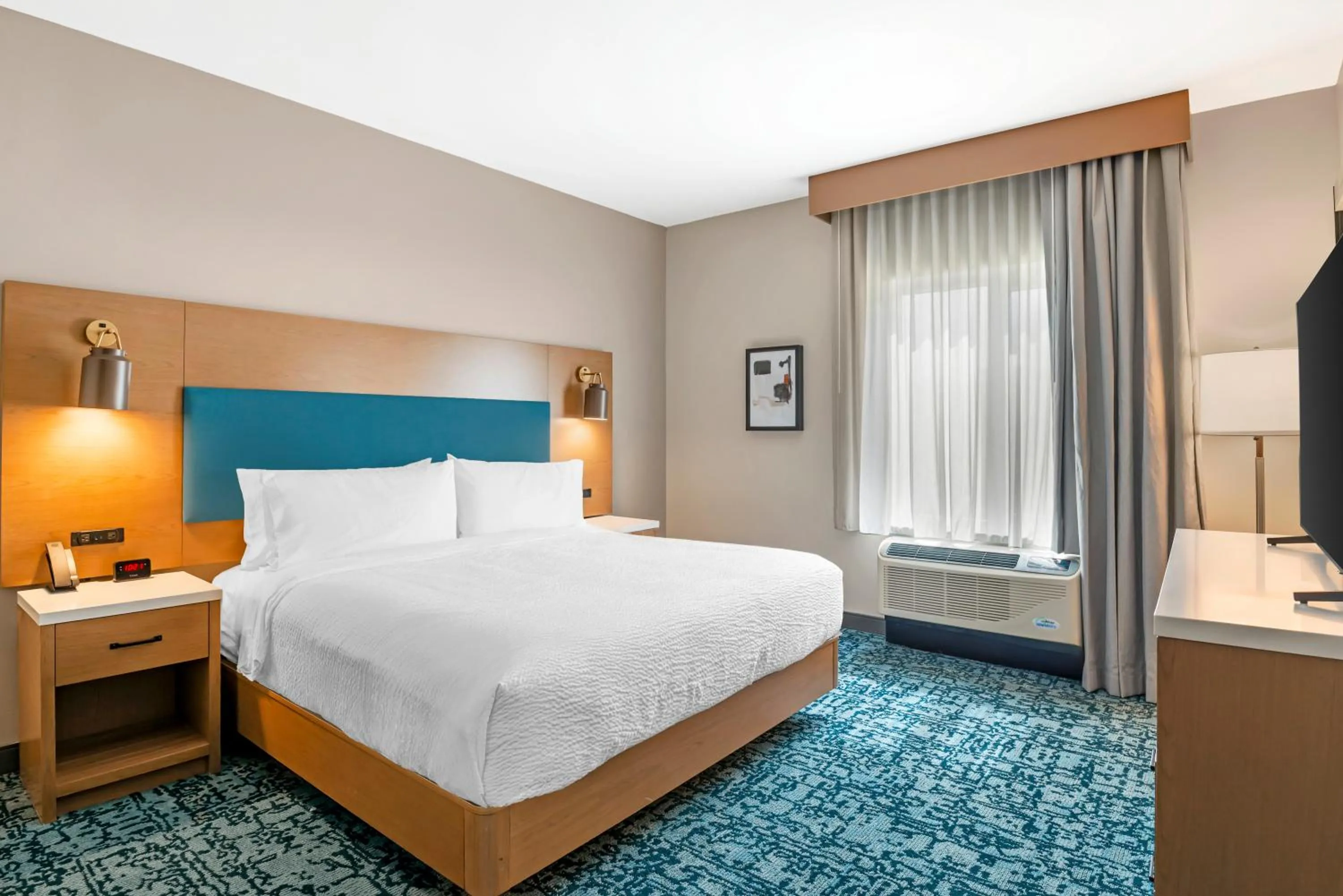 Bed in Candlewood Suites Chester - Richmond by IHG